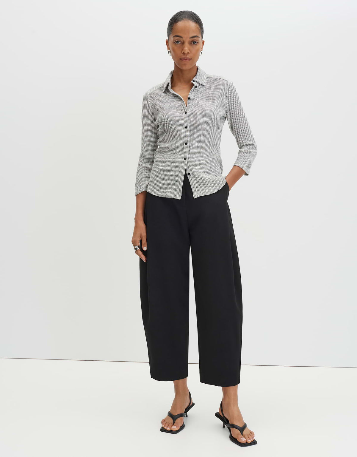 Kixie (Black)