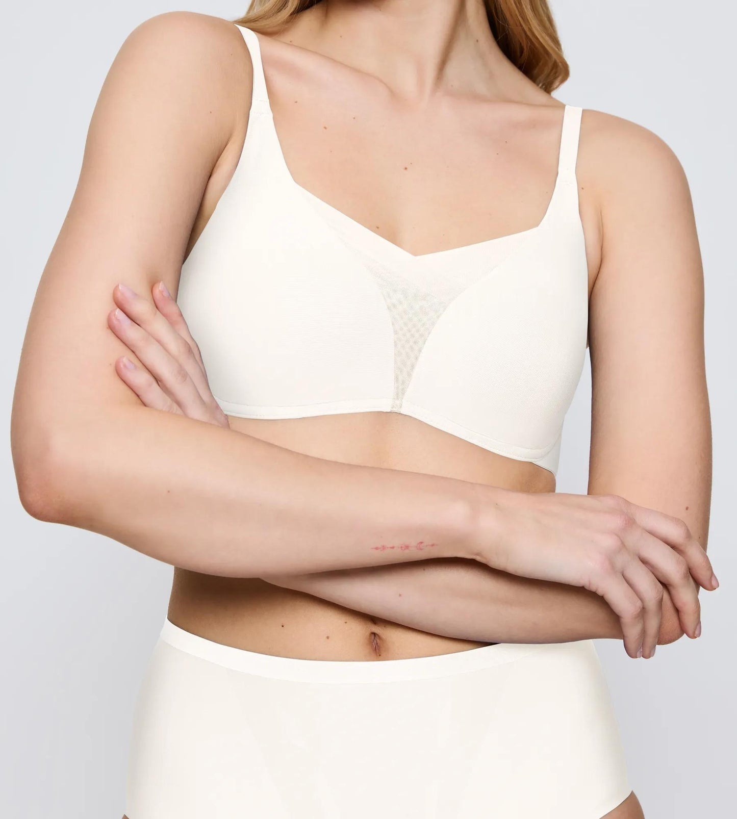 Triumph Shape Smart P (Ecru White)