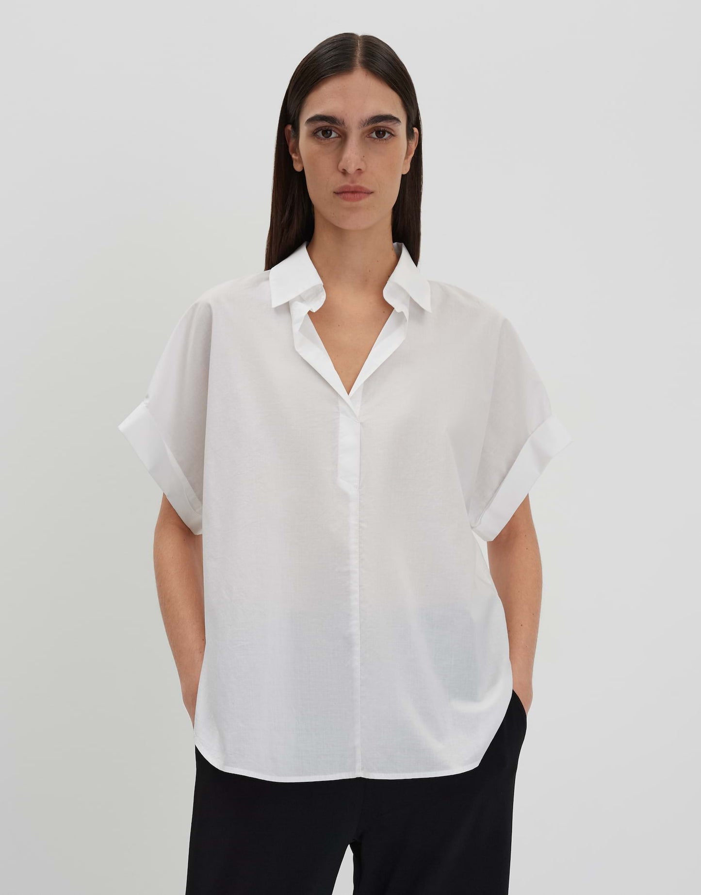 Zusina (White)