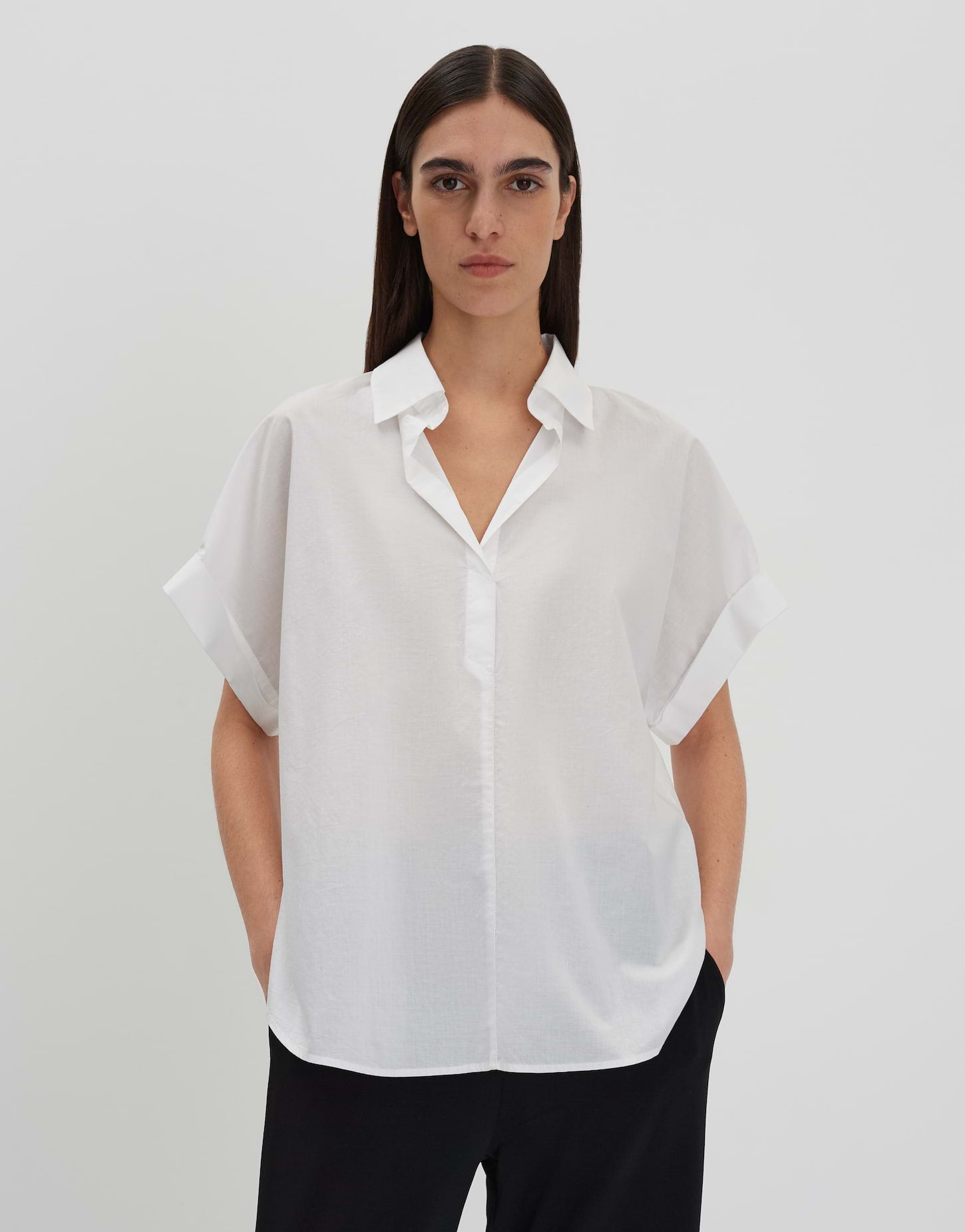 Zusina (White)