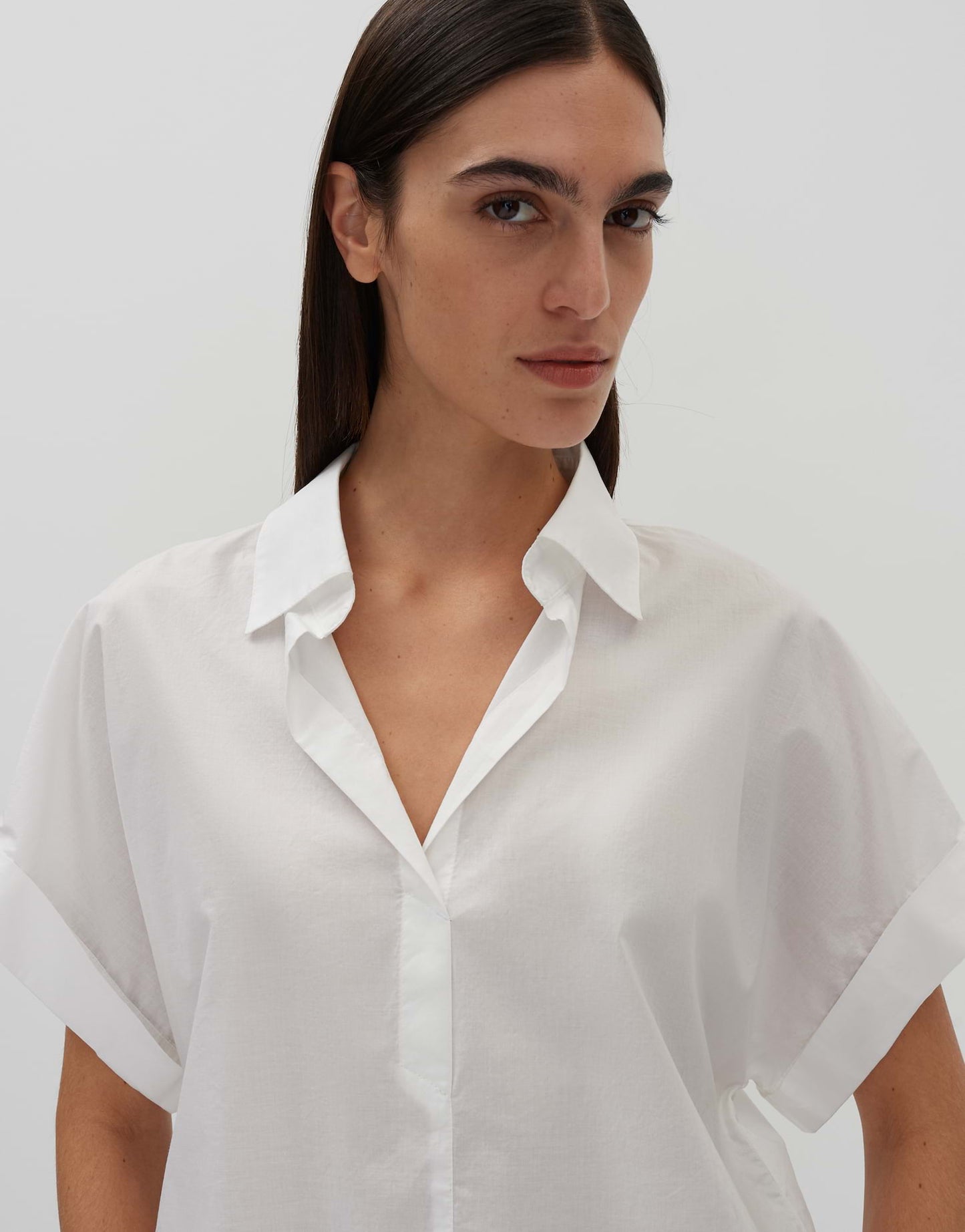 Zusina (White)