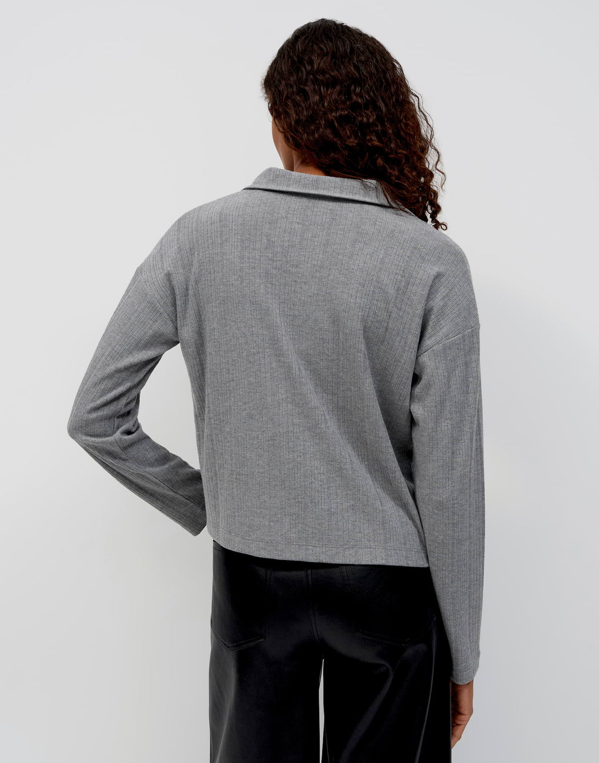 Sawoni (Quiet Grey)