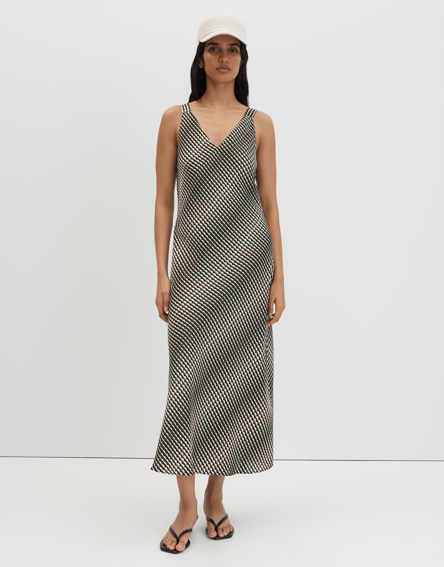 Qova wave (Midnight Olive)