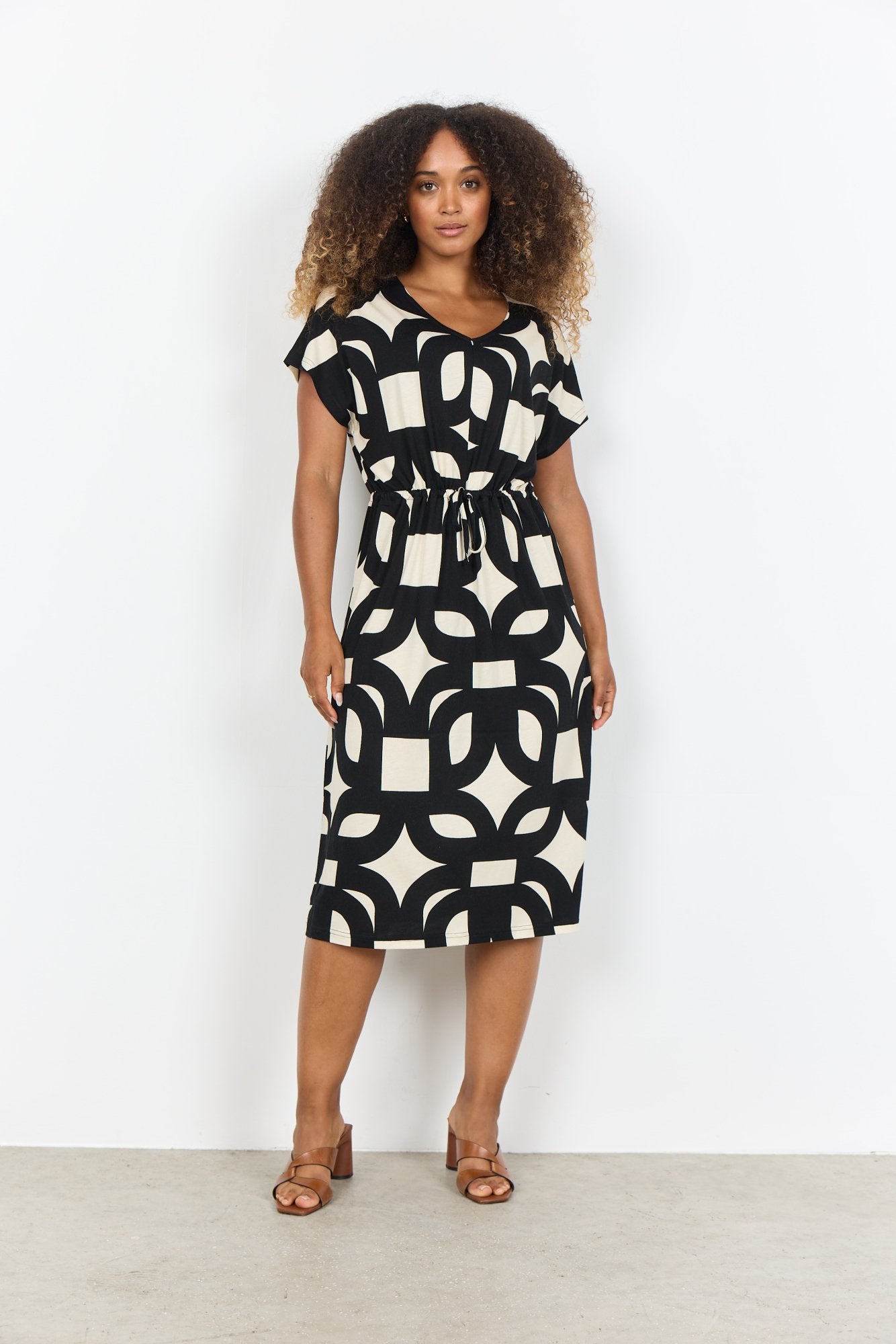 Sc-felicity Aop 543 (9999c 9999c Black Co)
