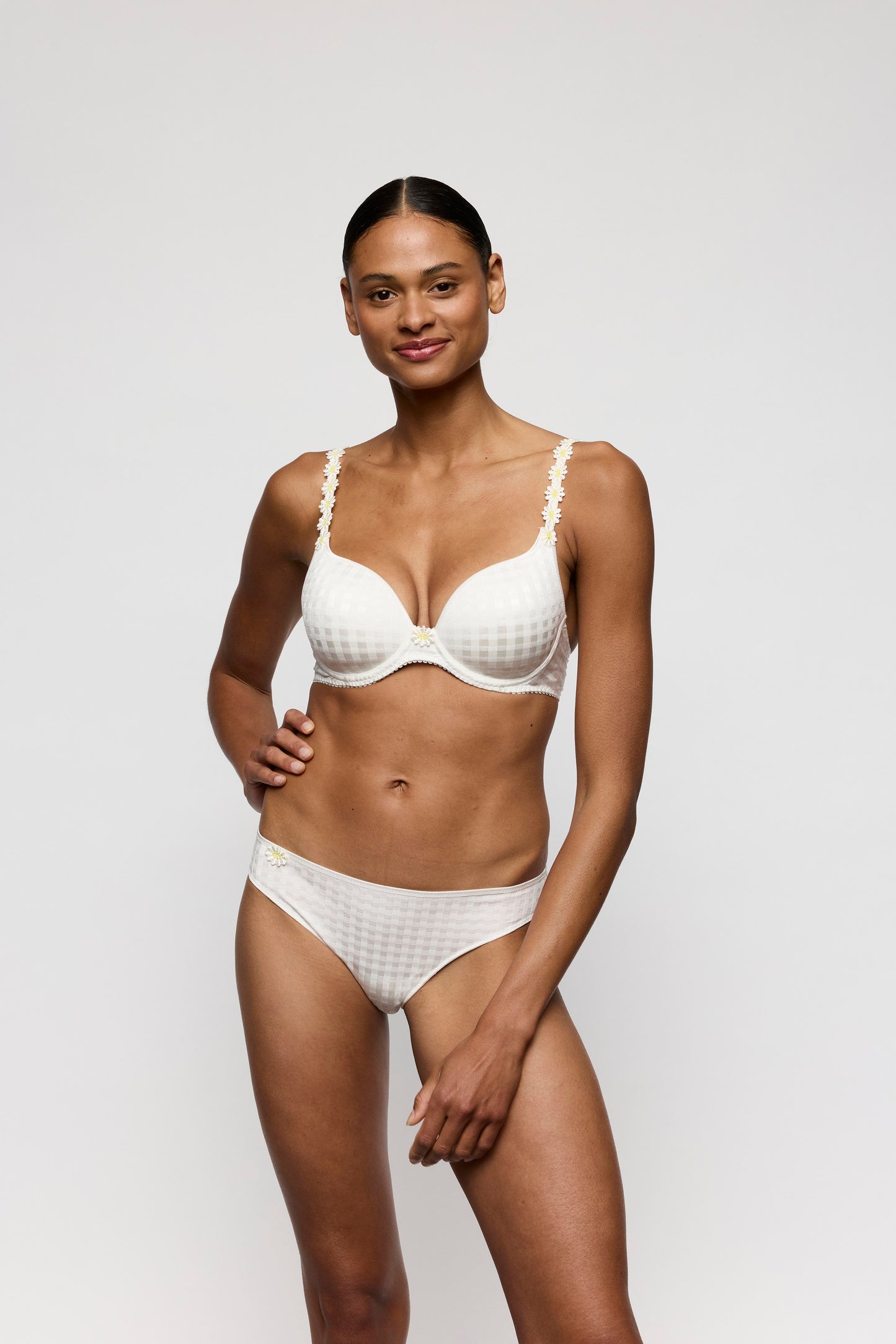 AVERO Ivory Petal Unterlegter BH Herzform (Iyp)