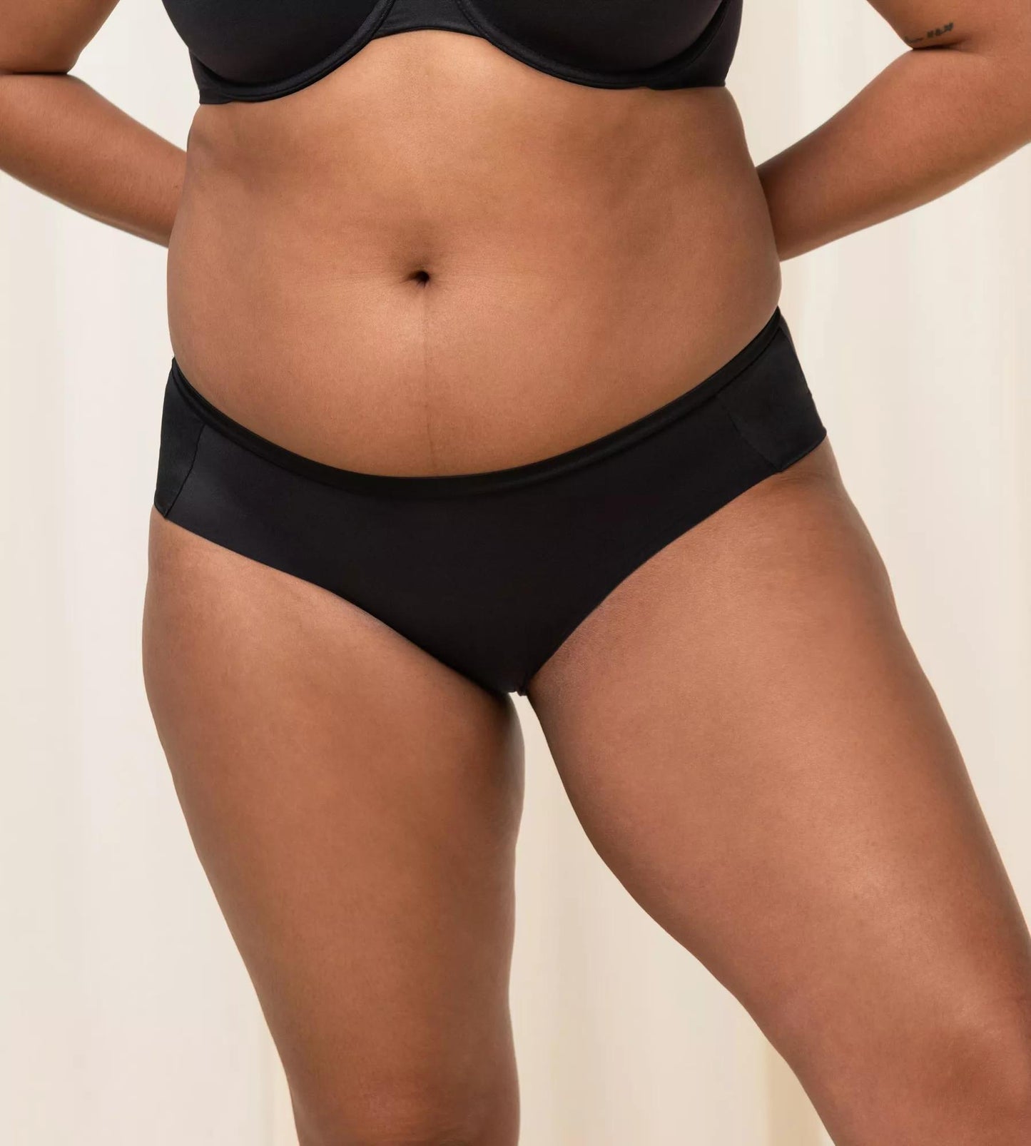 Body Make-up Soft Touch Hipster EX (Black)