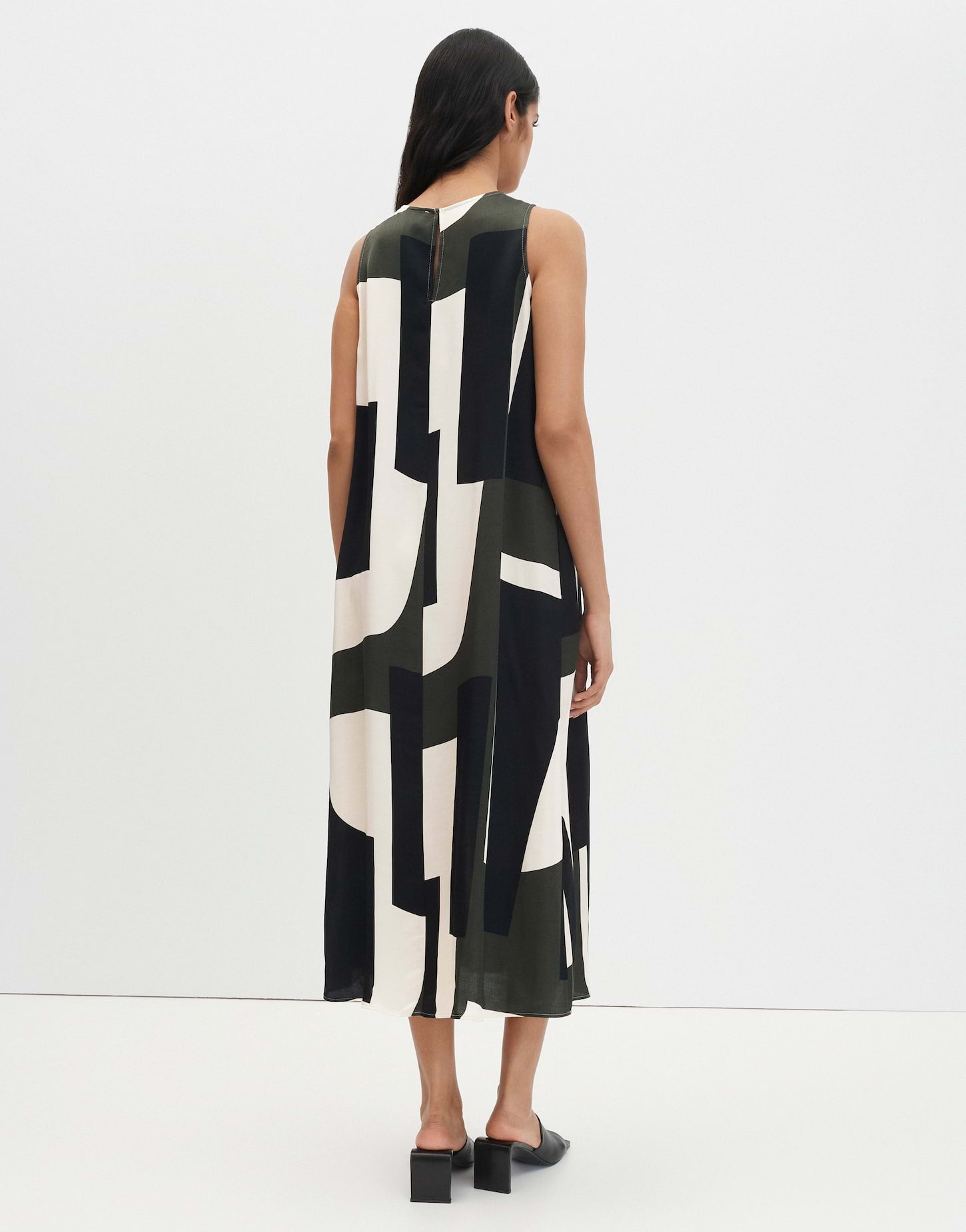 Quileena (Midnight Olive)