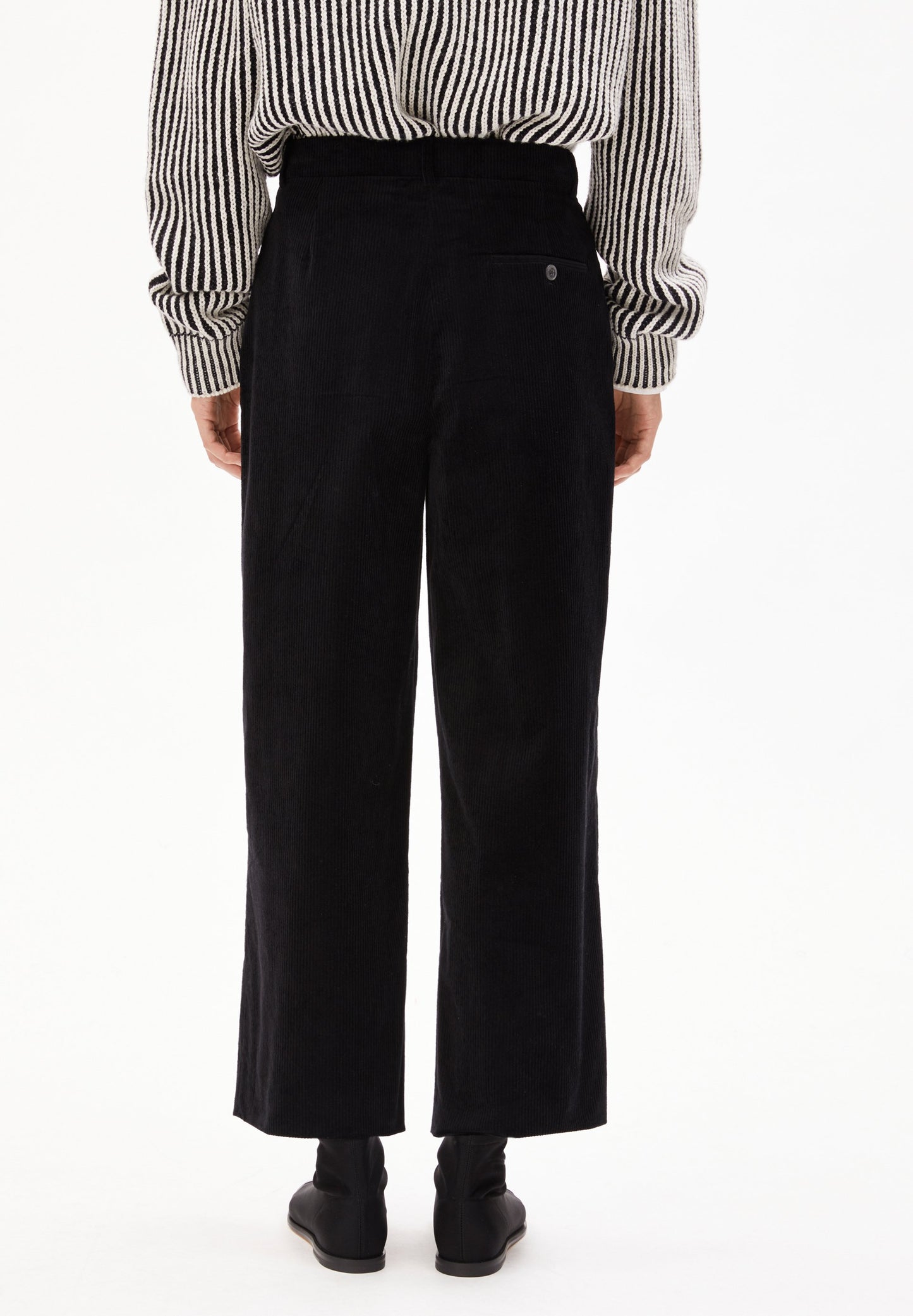Jaalma Corduroy (Black)