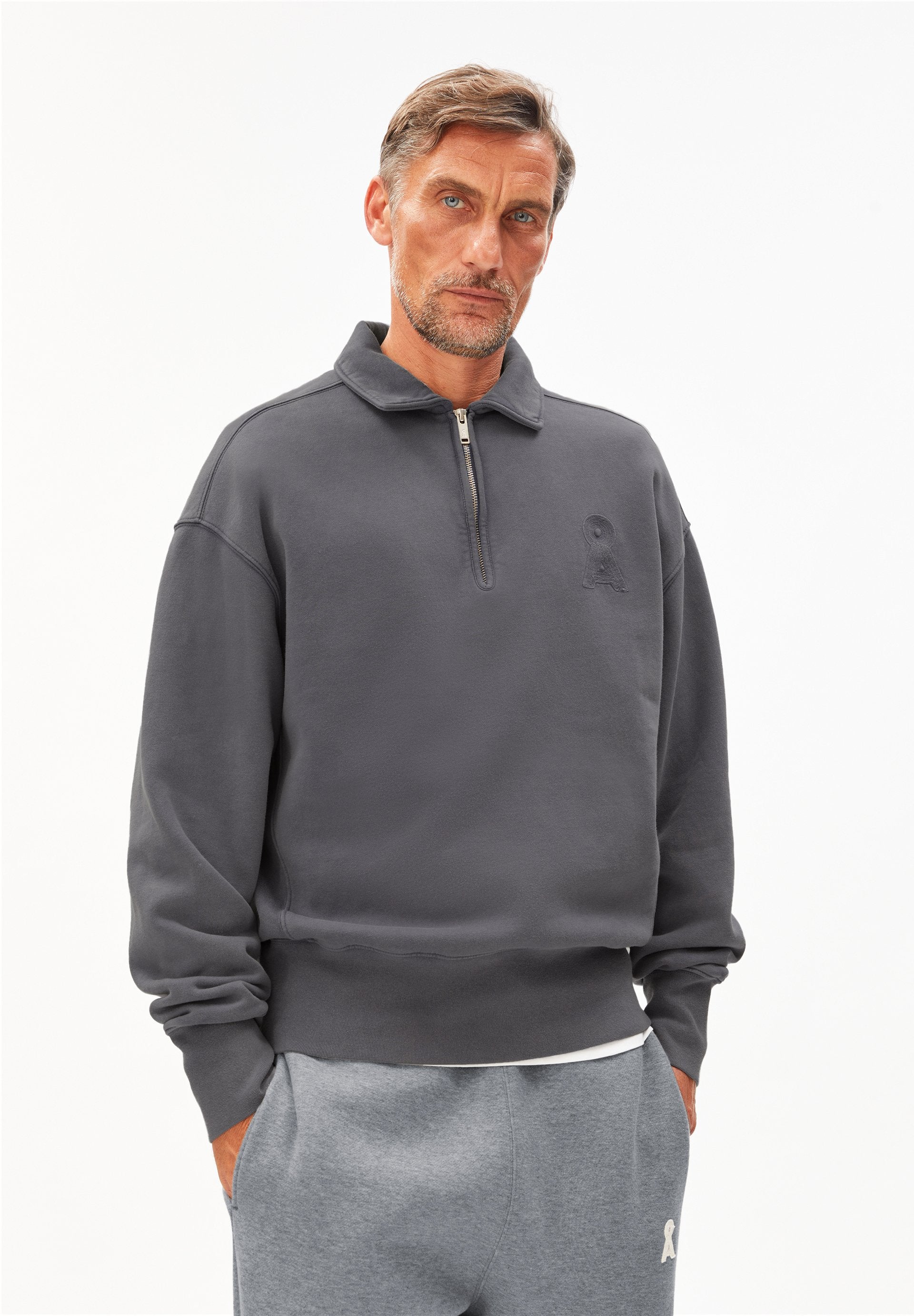 Iconic å Gmt Dye Zip Troyer (Dark Steel Wash)