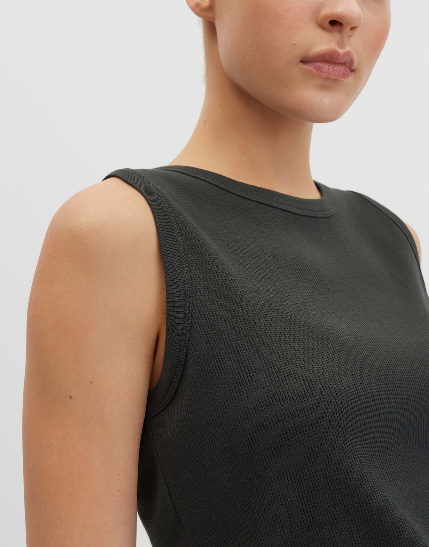 Kleanne (Midnight Olive)