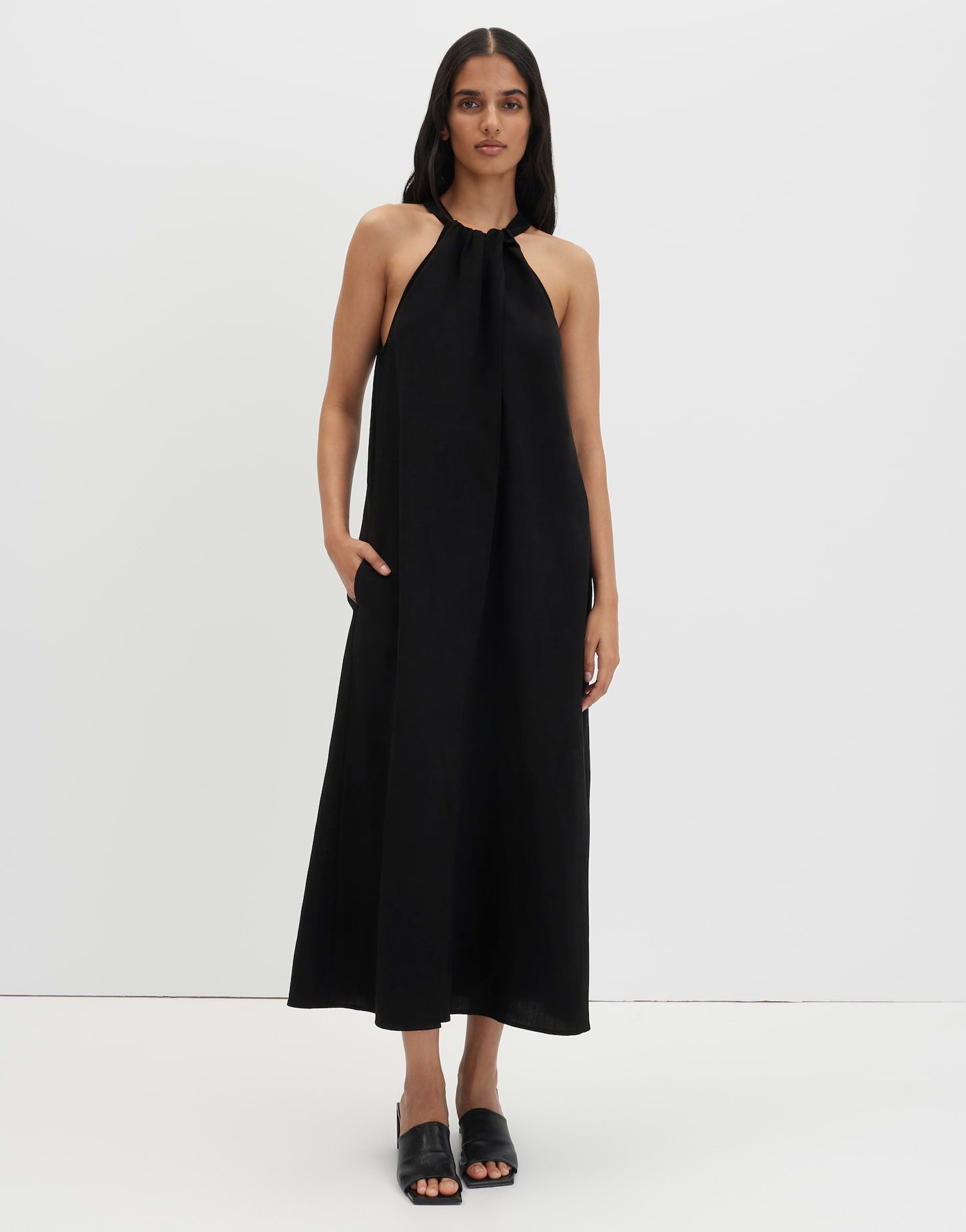 Qelina (Black)