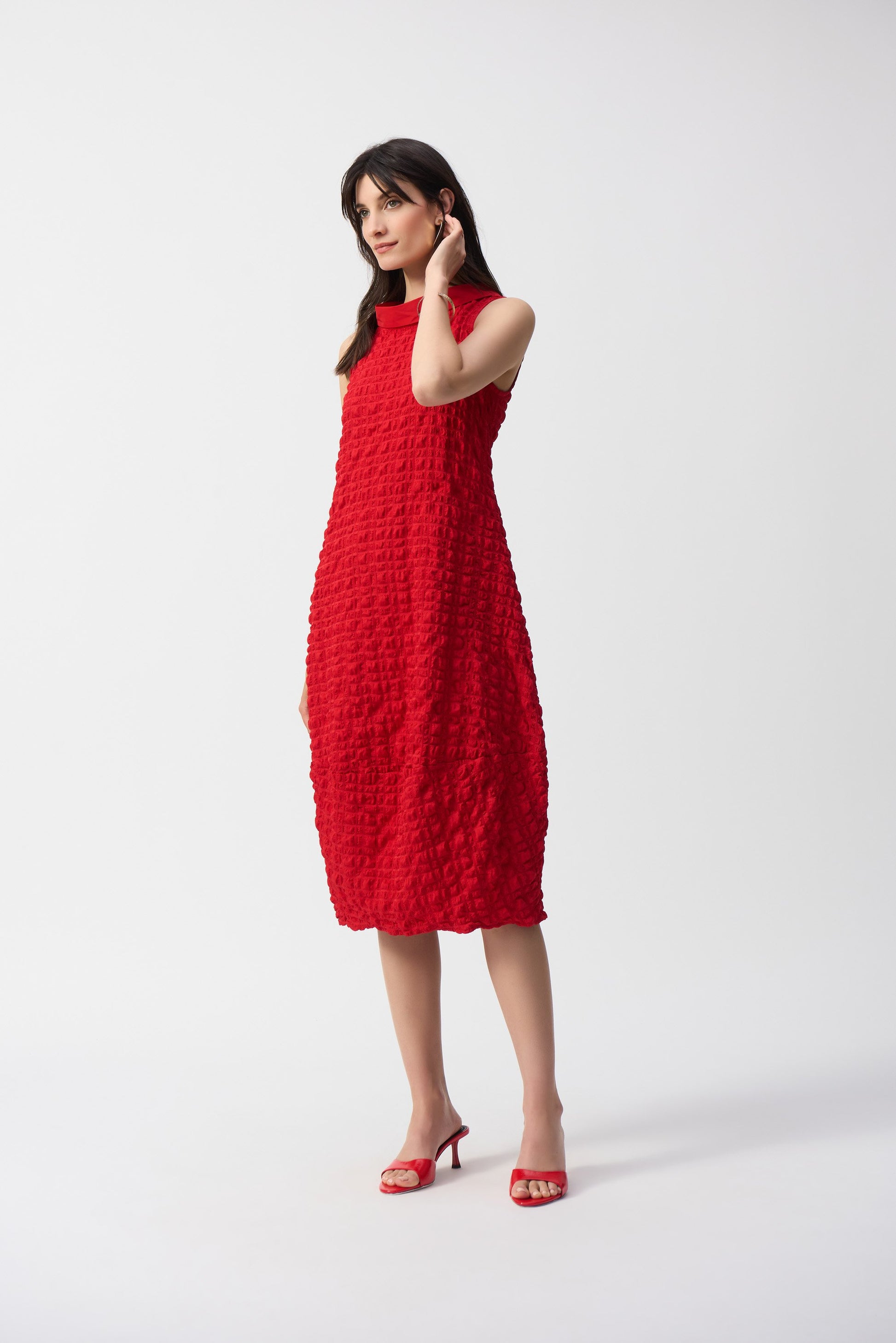 Ärmelloses Komfortkleid in strukturierter Optik (Strahlendes Rot)