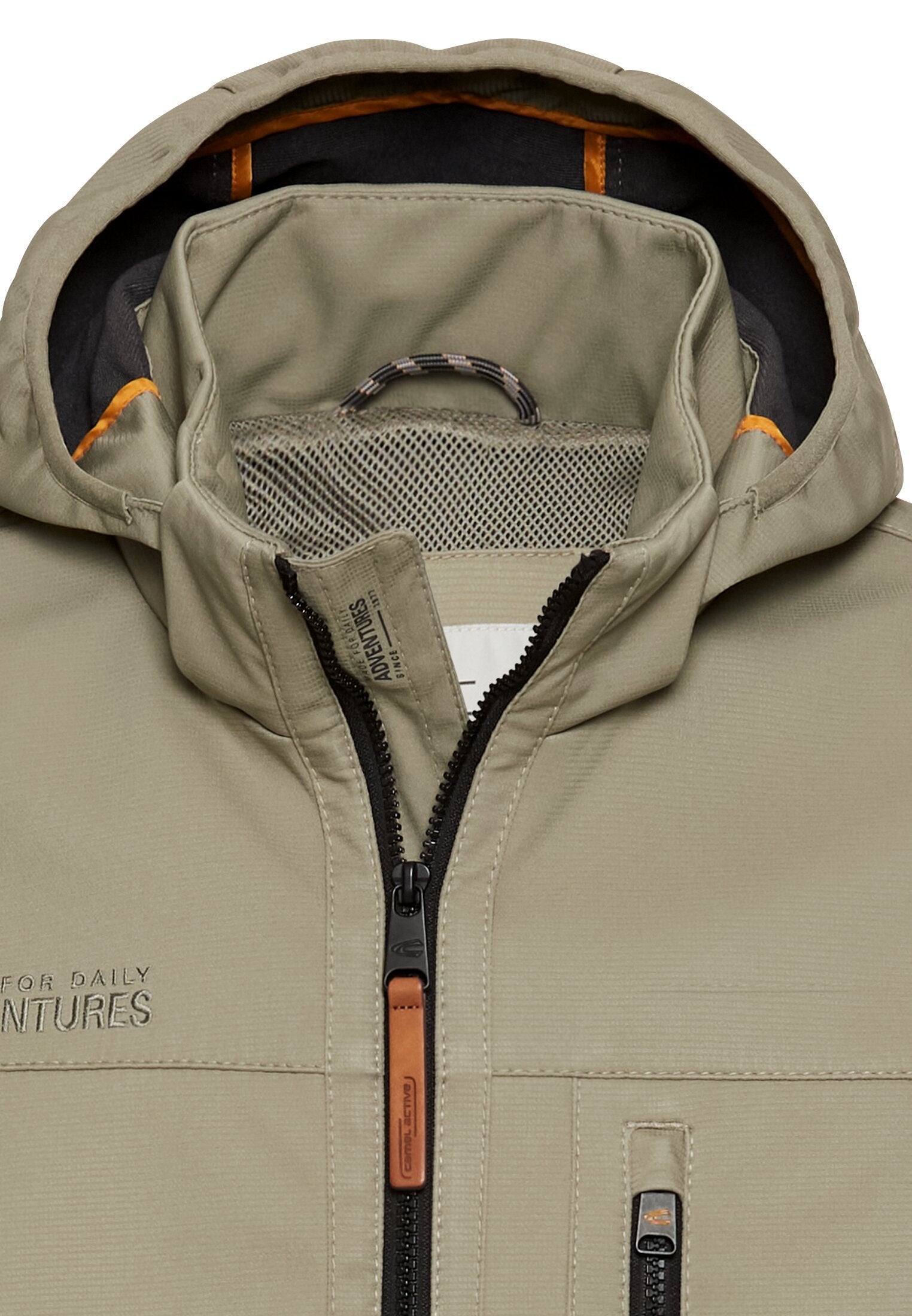 Softshelljacke mit abnehmbarer Kapuze und reflektierenden Details (Khaki)