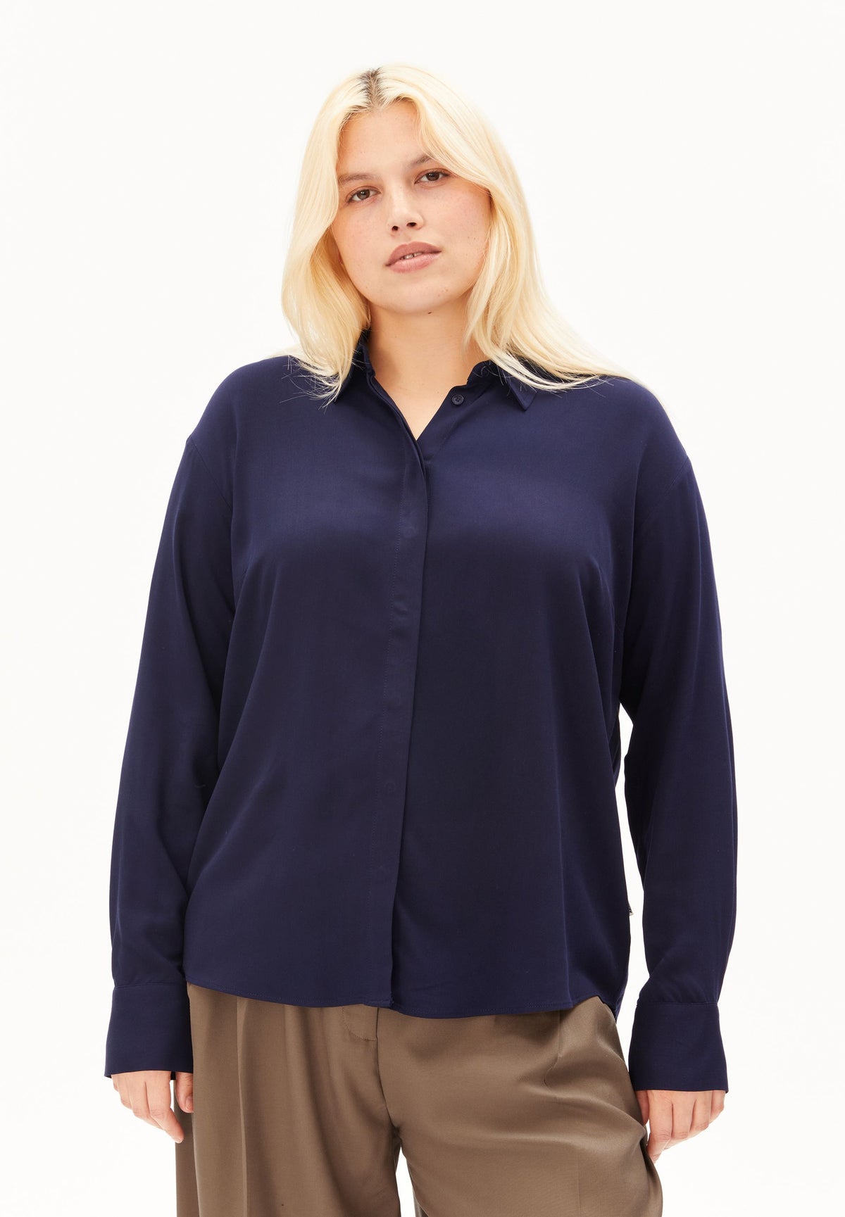 Larisaana Longsleeve Blouse (Tinted Navy)