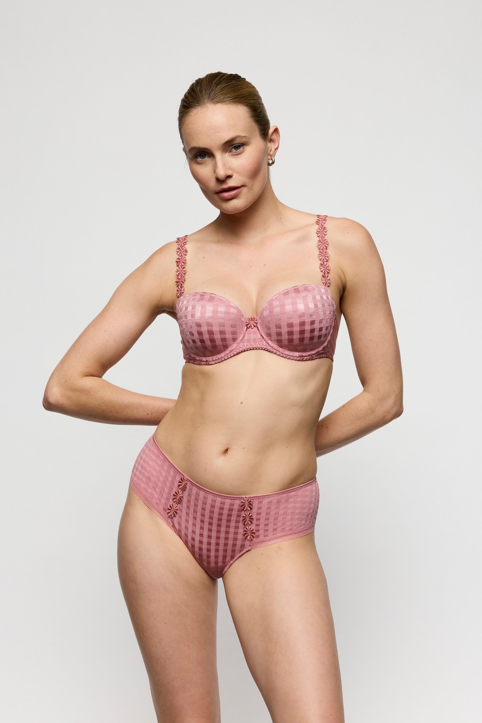 AVERO Ballet Pink Hotpants (Btp)