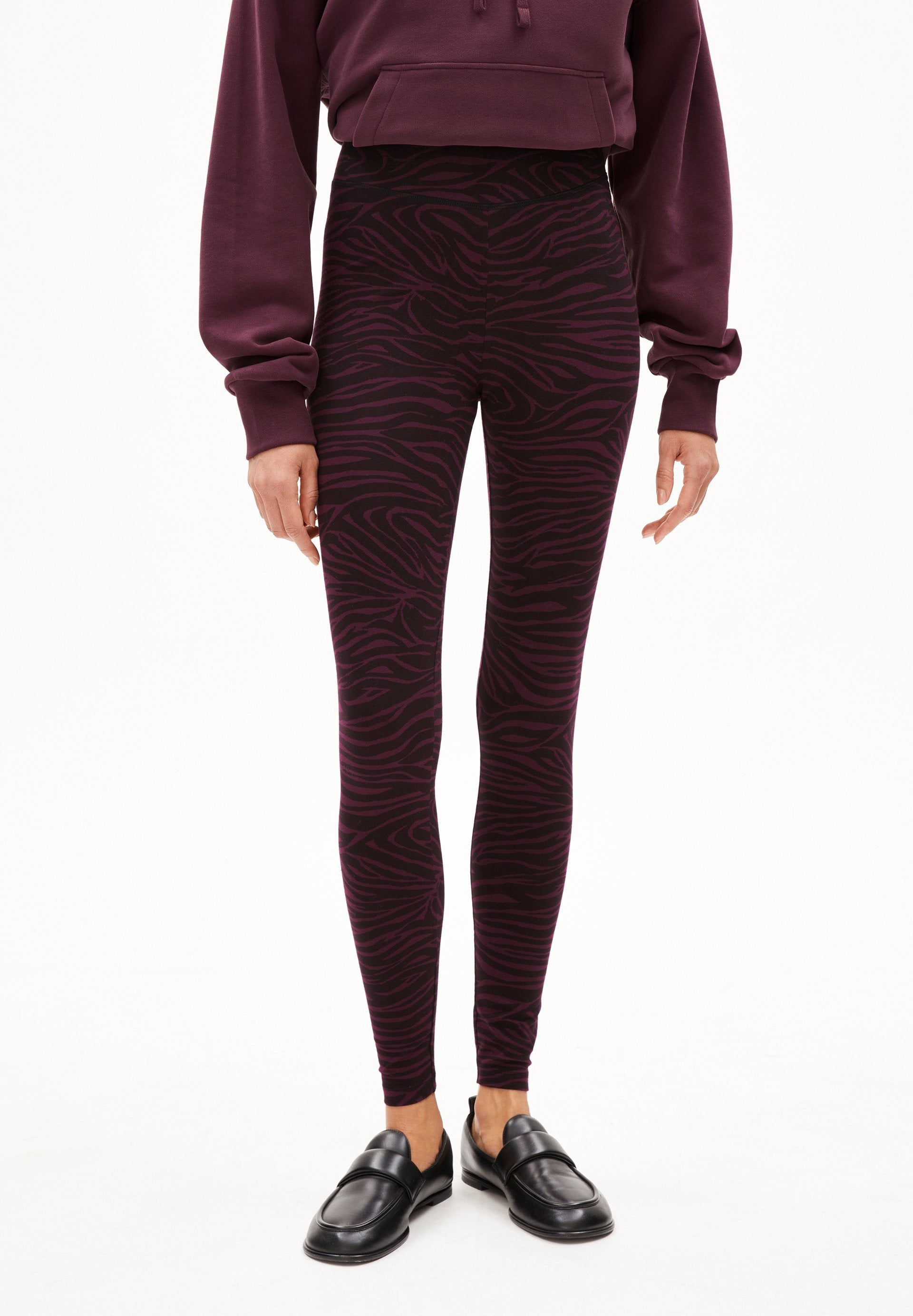 Faribaa Zebraraa (Dark Cranberry)