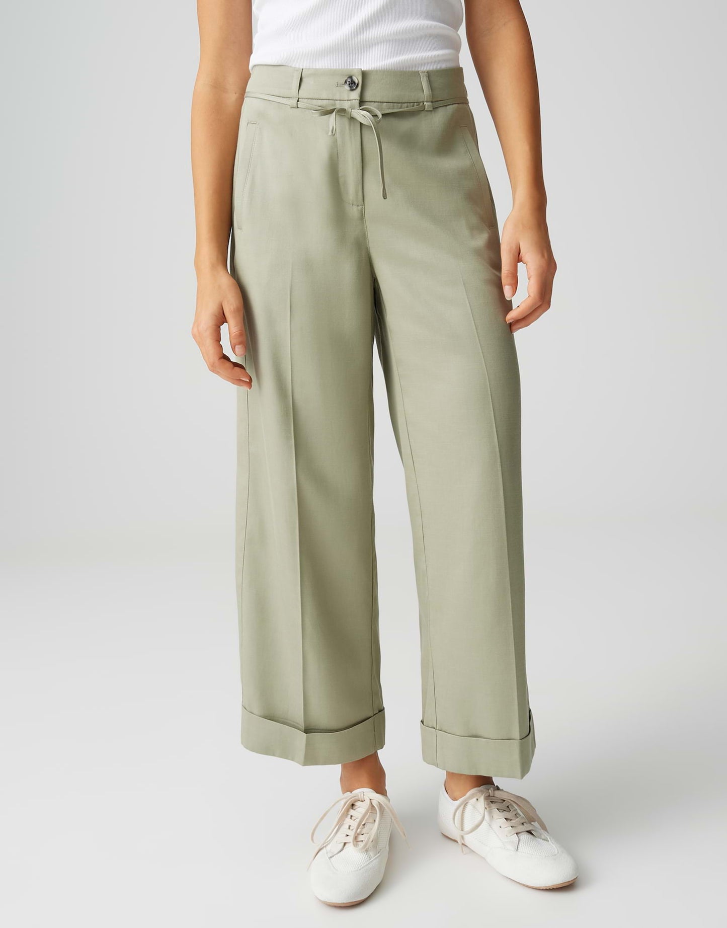 Meeri bloom (Pale Olive)