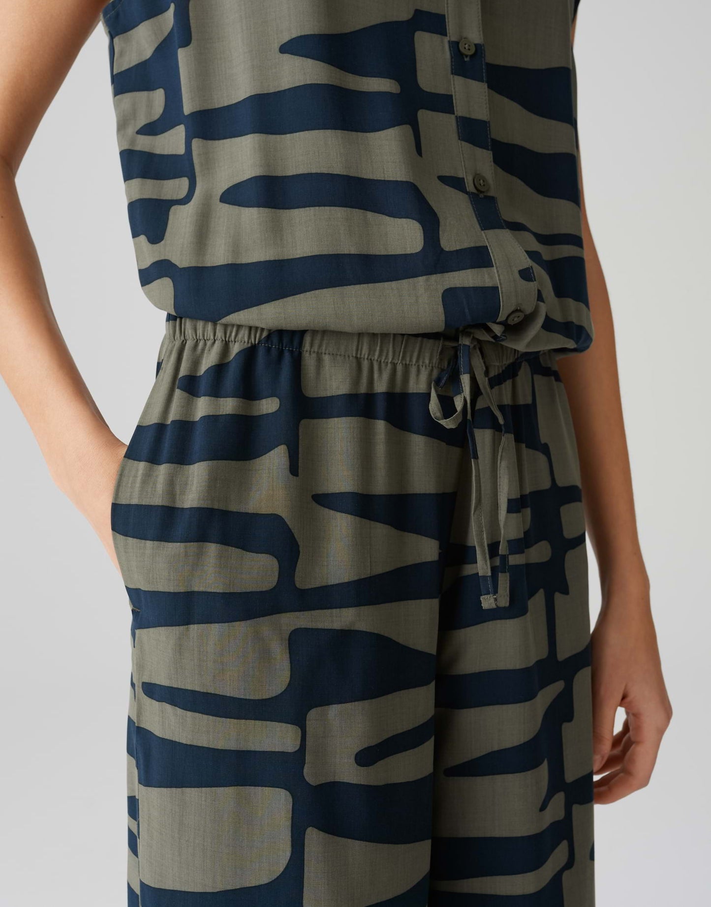 Monny shadow (Olive Leaf)