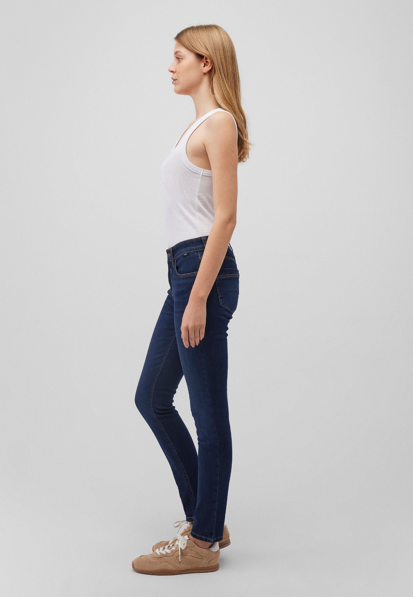 Nicole (Deep Blue Veni)