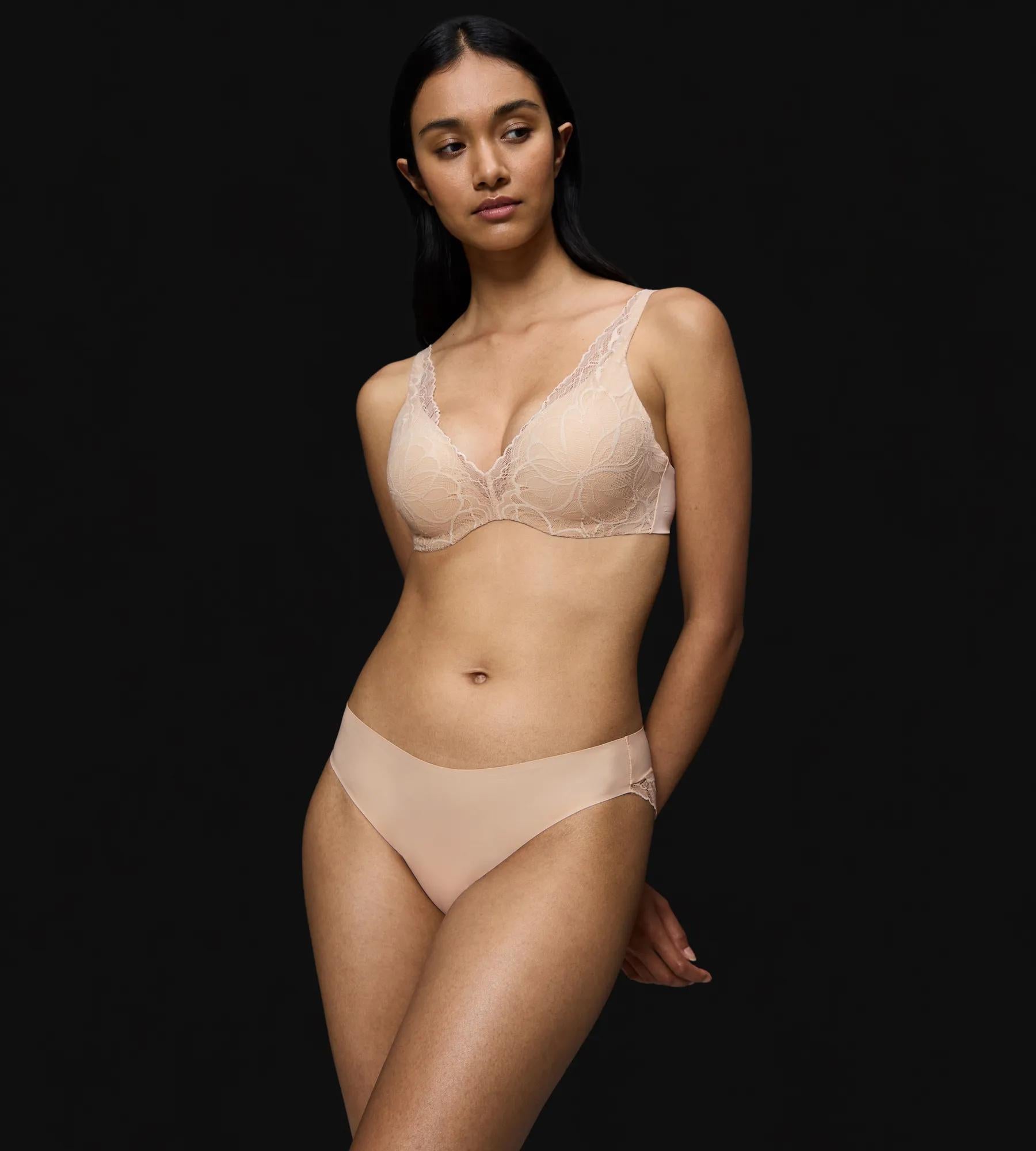 Body Make-Up Illusion Lace WP (00nz Nude Beige)