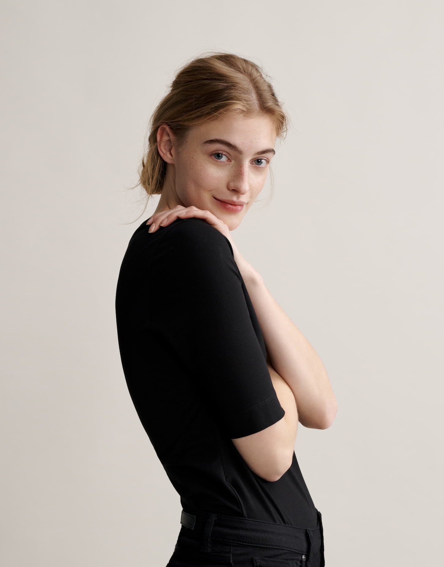Serta (Black)