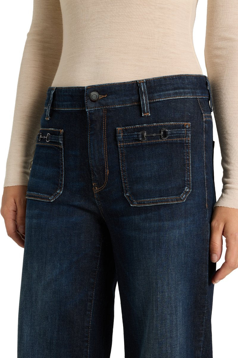 Ada patched pocket (Pure Flow Blue)