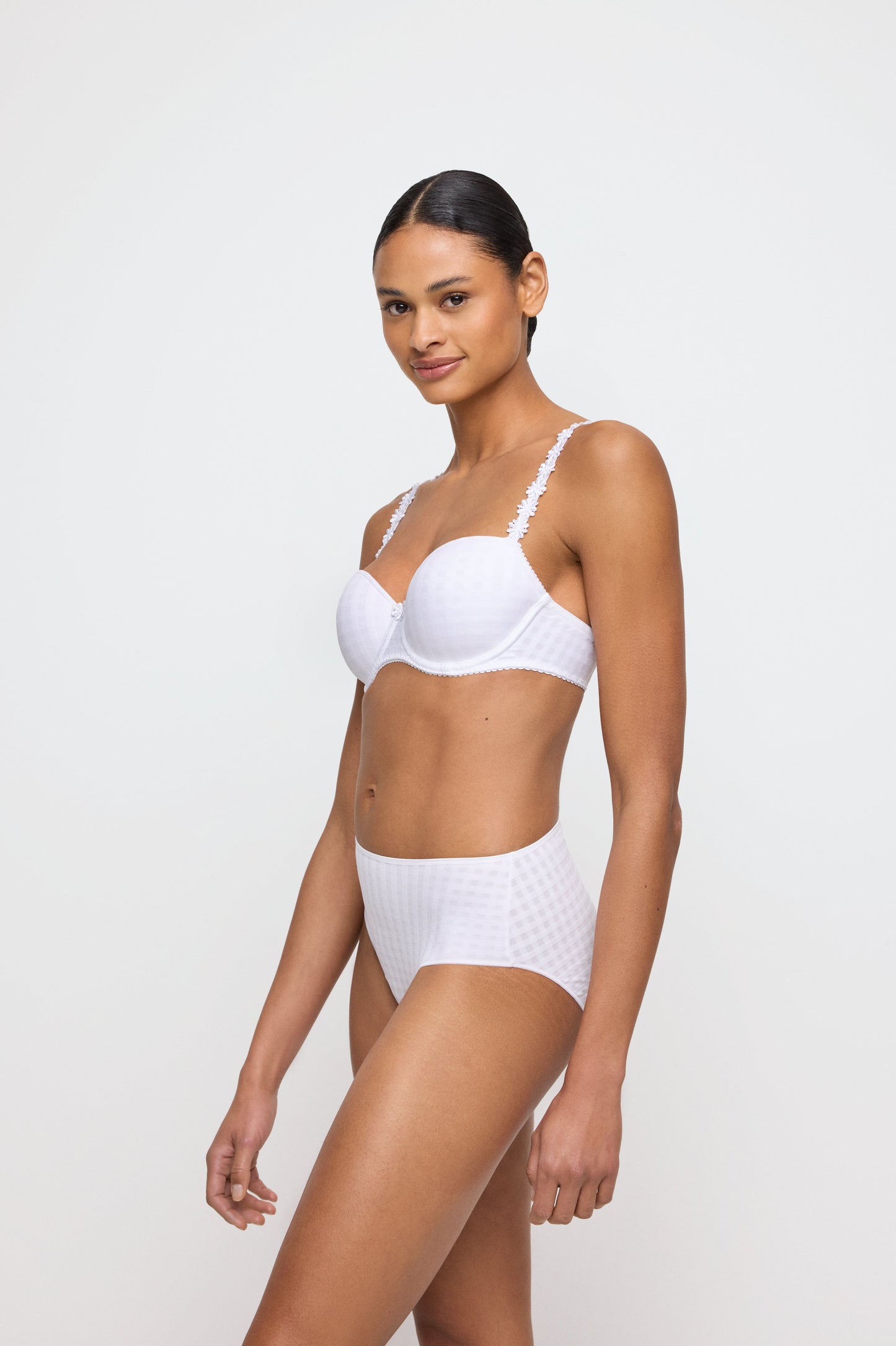 AVERO weiss Taillenslip (Wit)