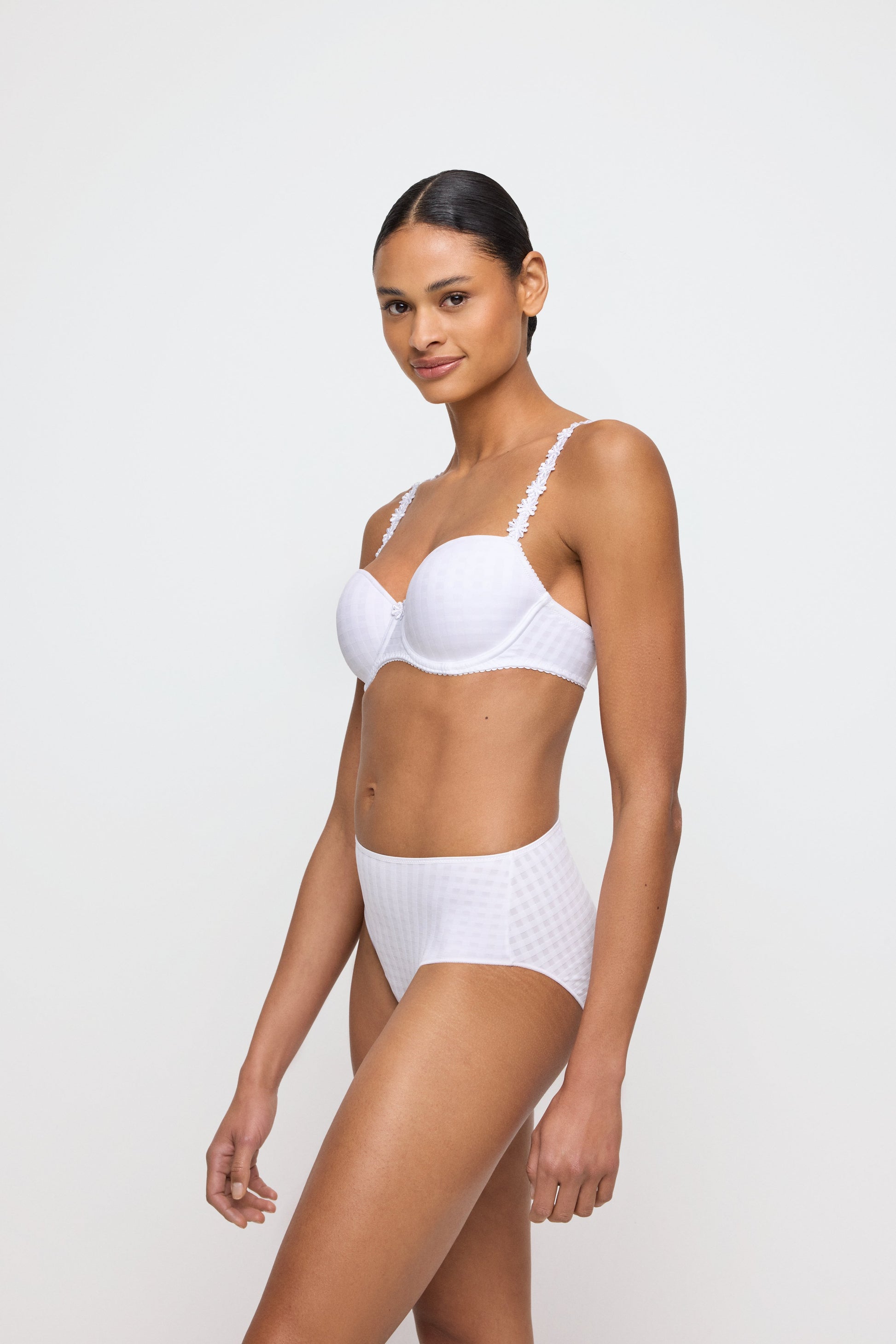 AVERO weiss Taillenslip (Wit)