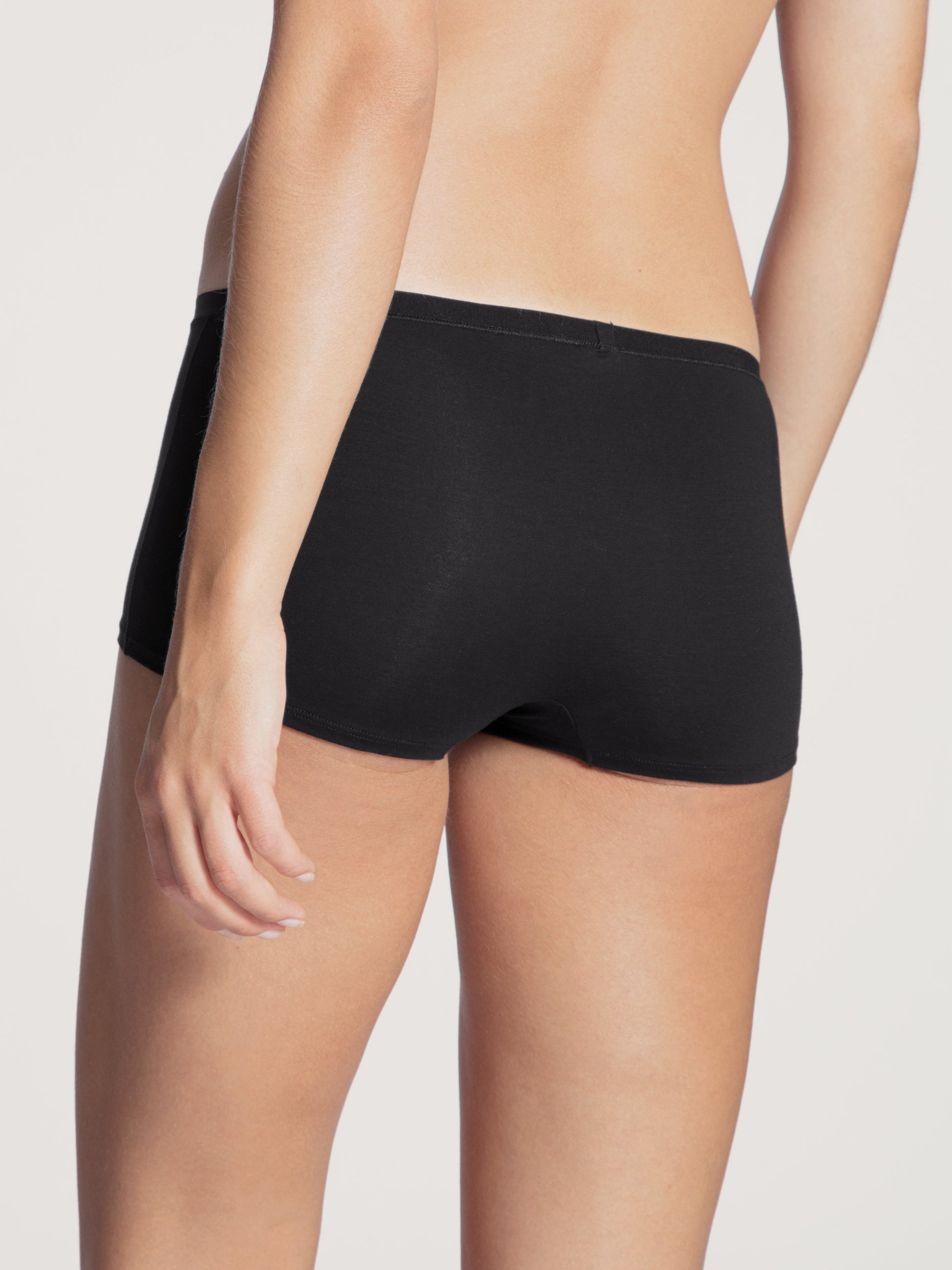 Panty, regular cut (Schwarz)