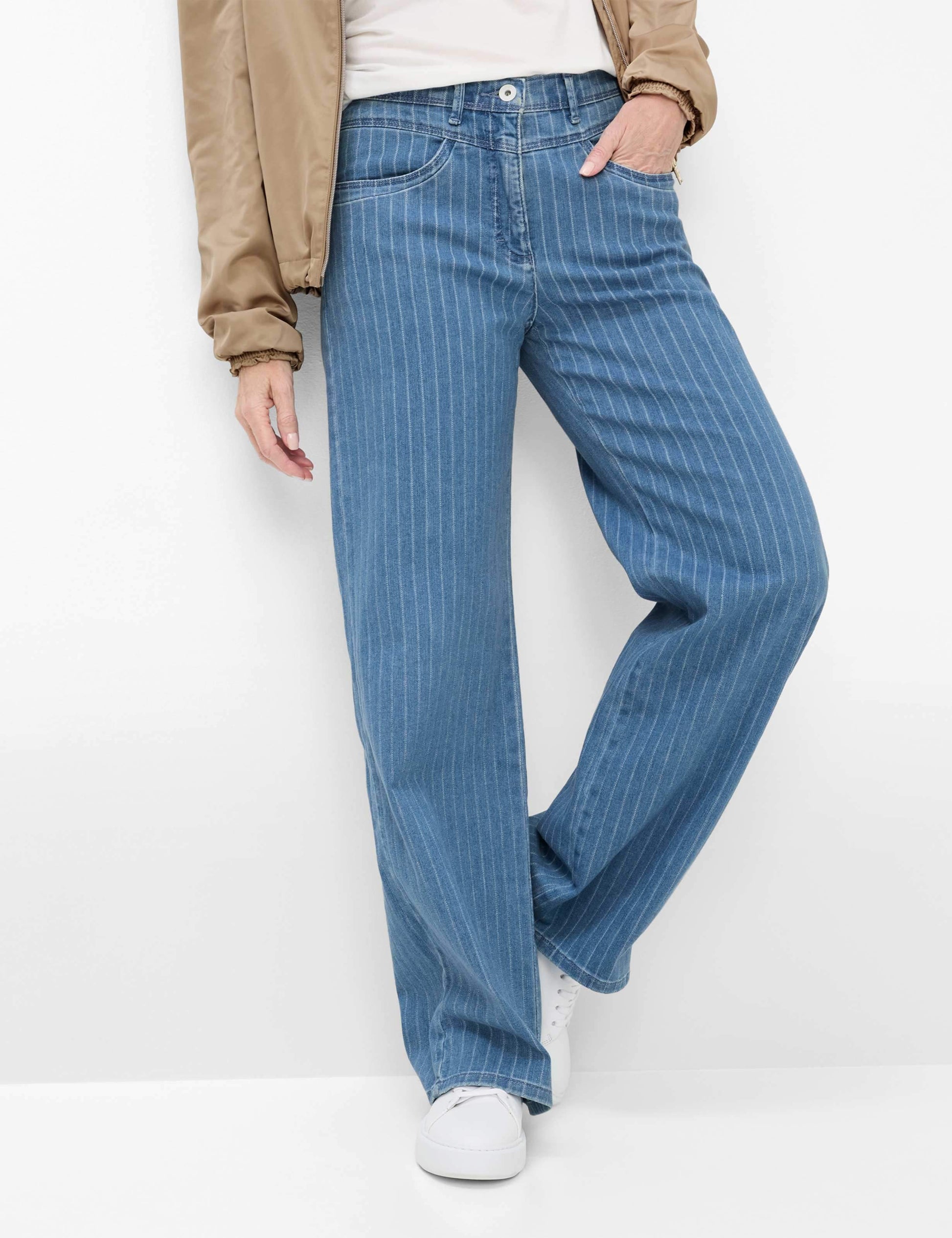 Style Laura Flared (Bleached)