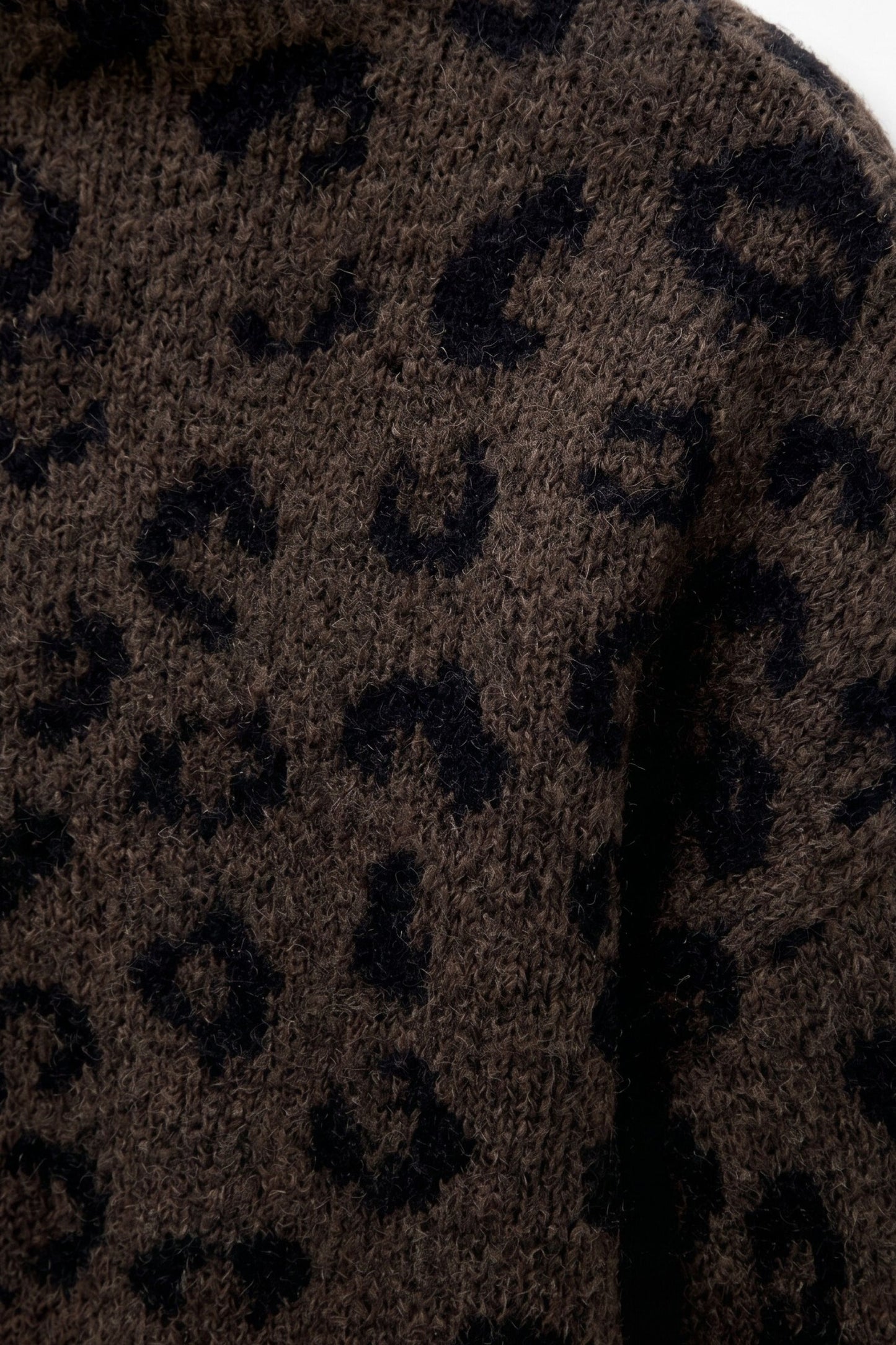 Pullover (Dk Brown Grey)