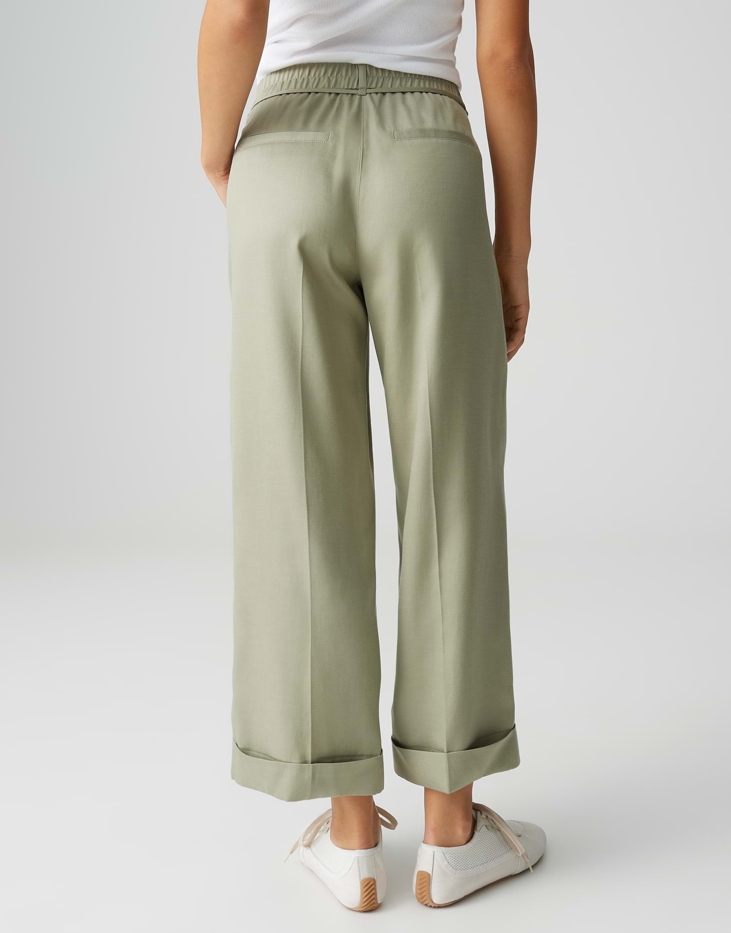 Meeri bloom (Pale Olive)