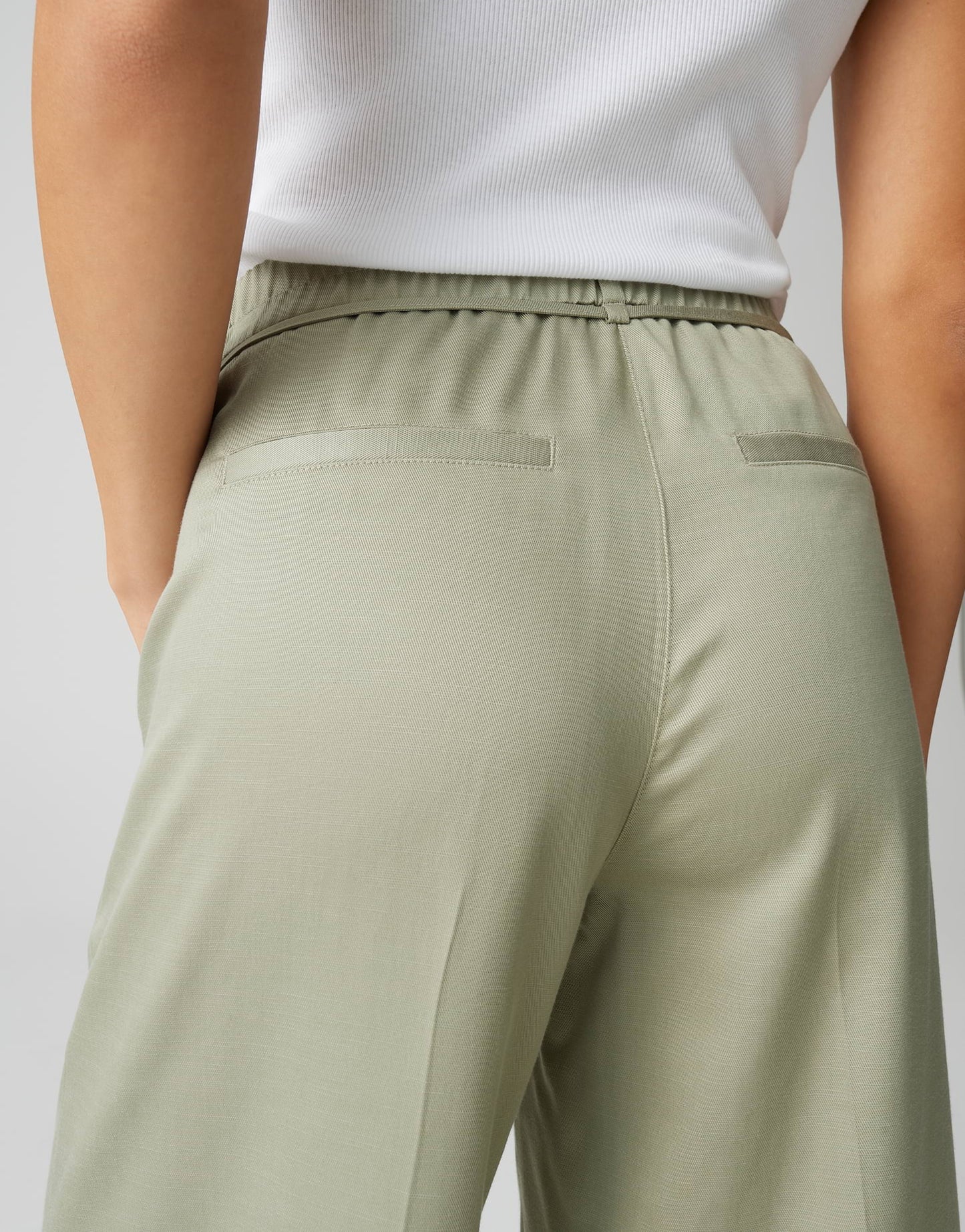 Meeri bloom (Pale Olive)
