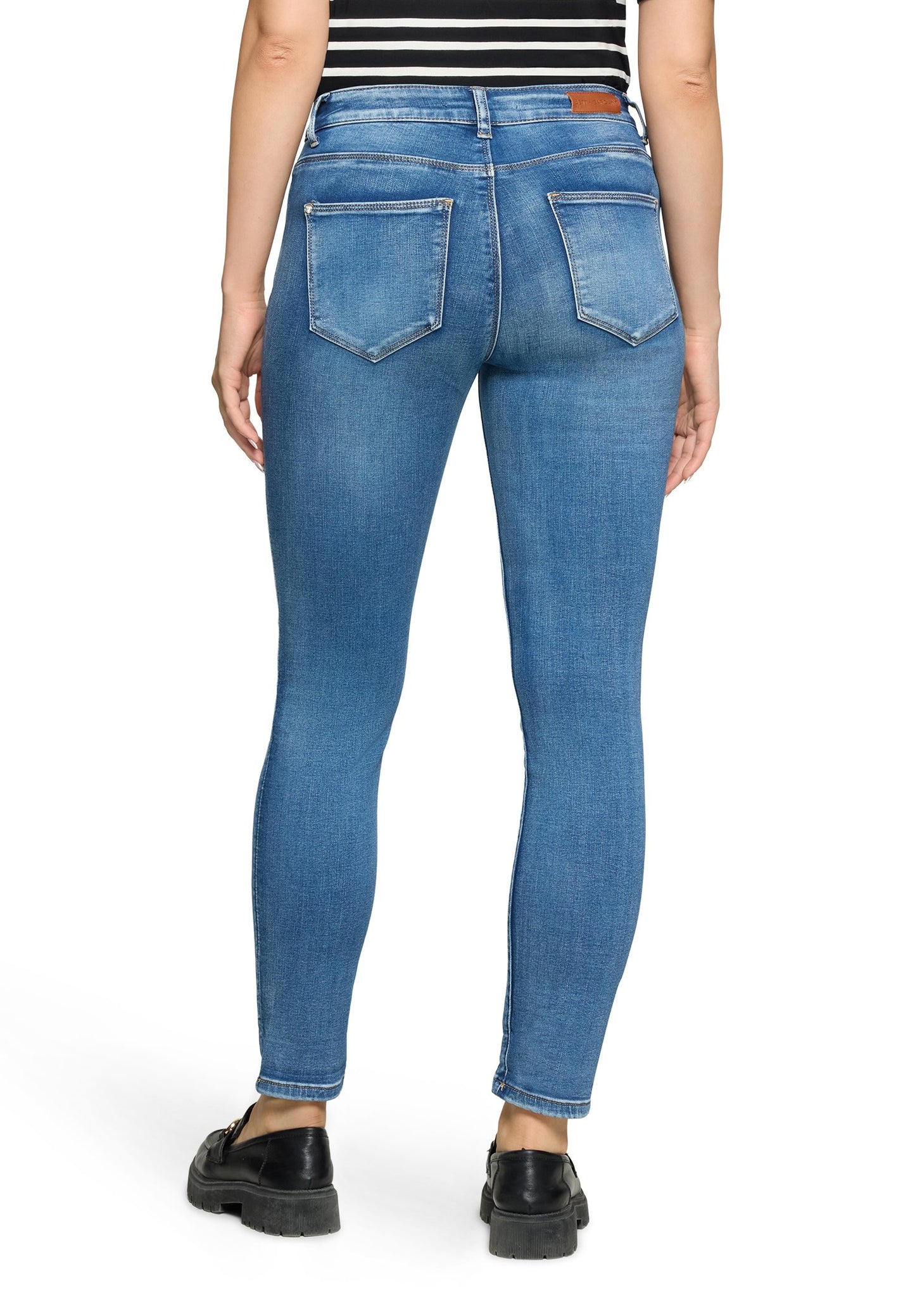 Basic-Jeans (Middle Blue Den)