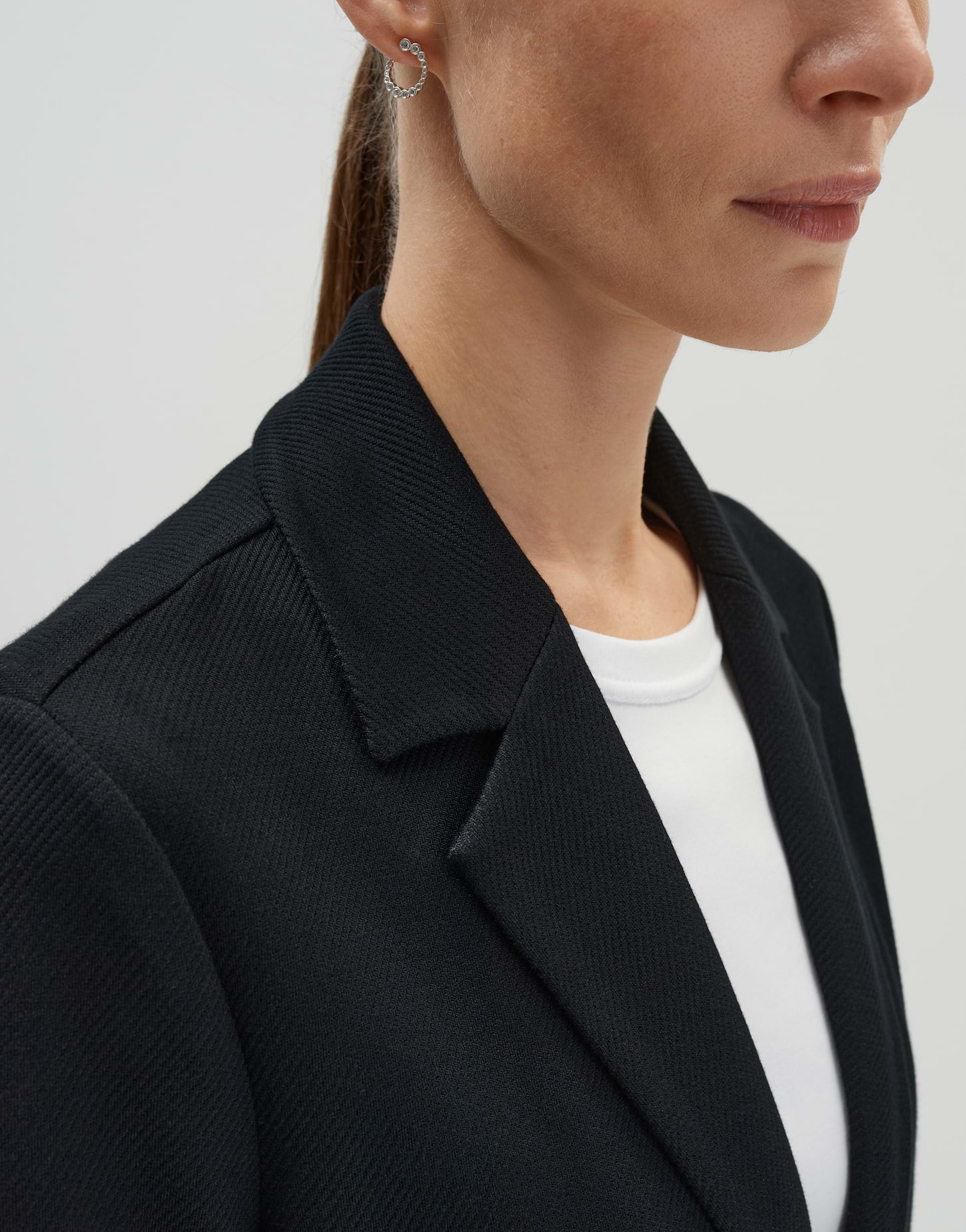 Nusalia (Black)