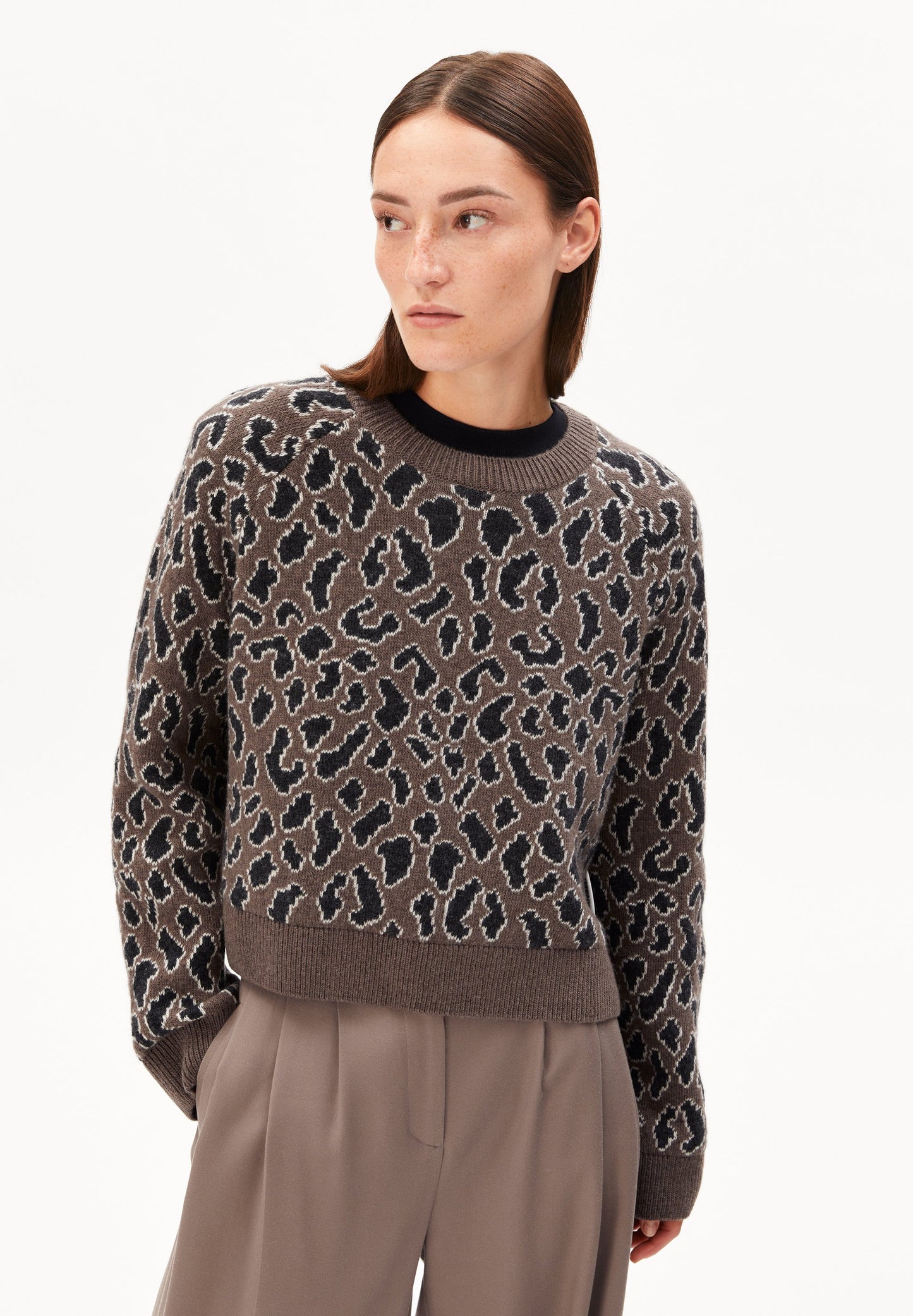 Diliriaa Leopaa (Walnut Cream)