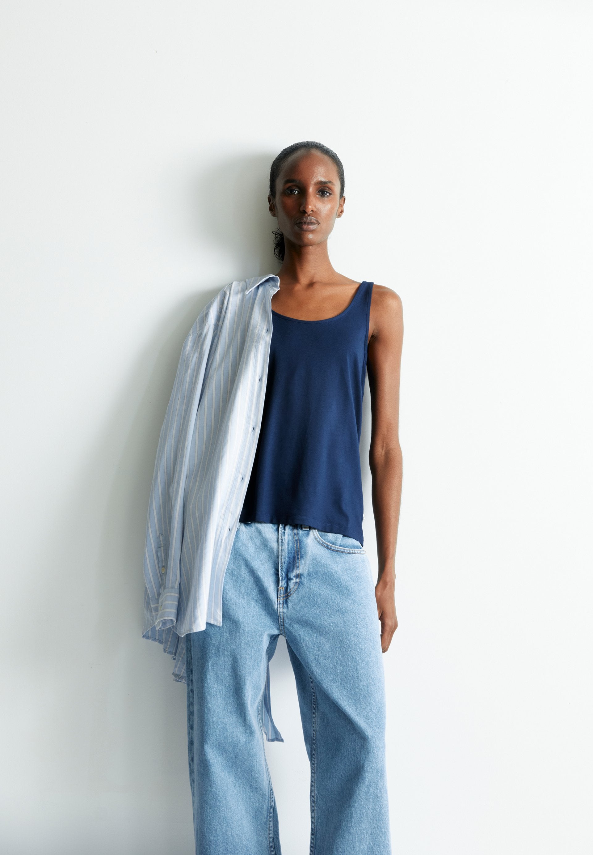 Ashraani Solid (Blue Noon)