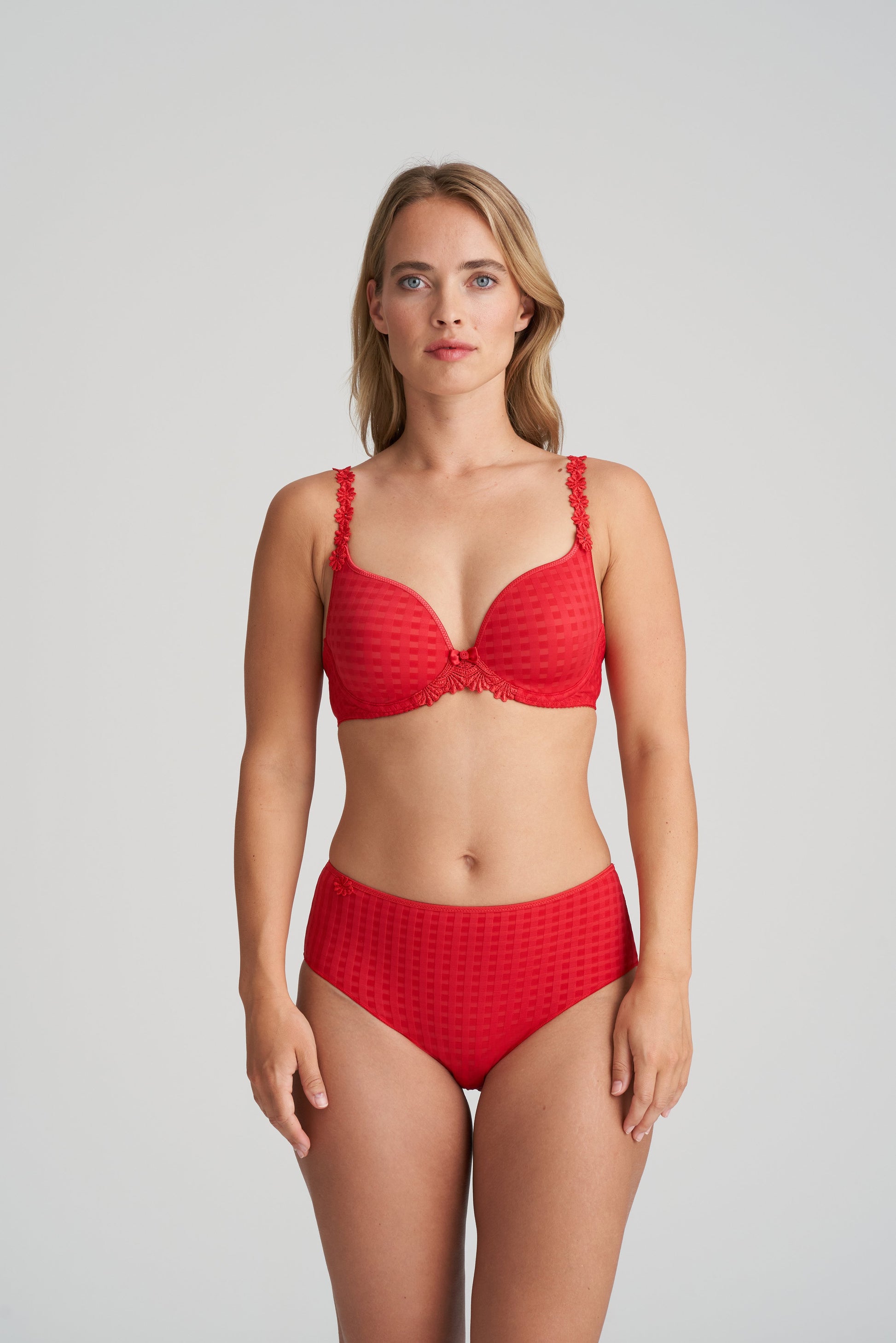 AVERO scarlet Unterlegter BH Herzform (Sca)