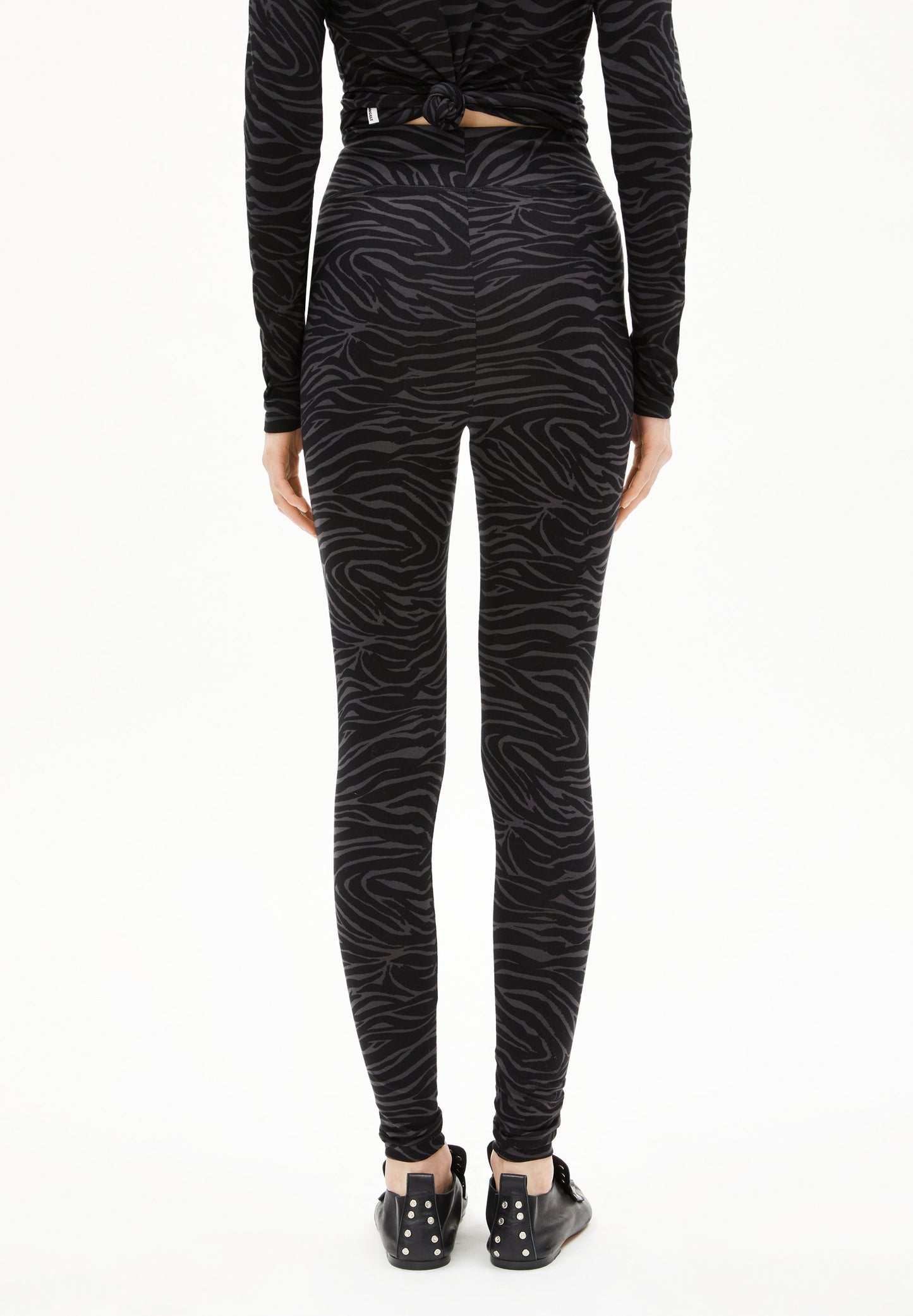 Faribaa Zebraraa (Black)