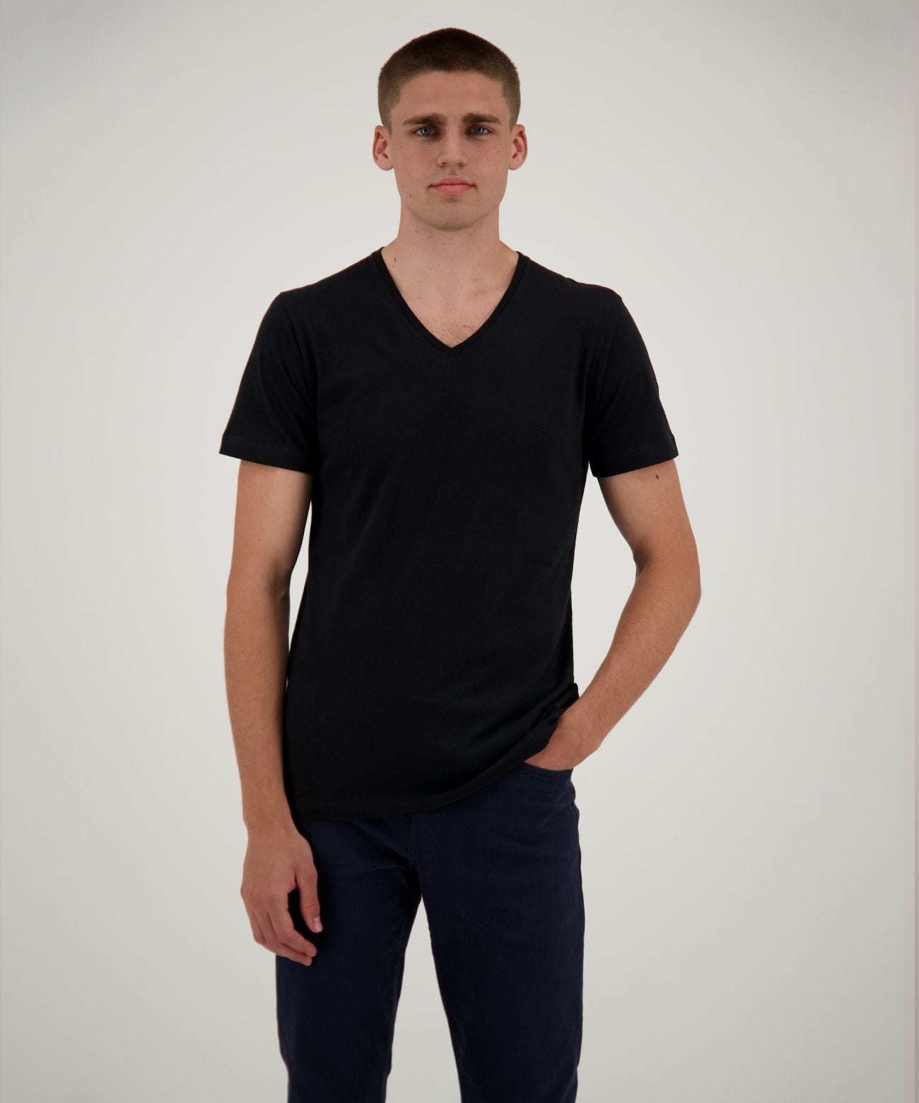 2 T-Shirt Doppelpack Bodyfit mit V-Ausschnitt (Schwarz)