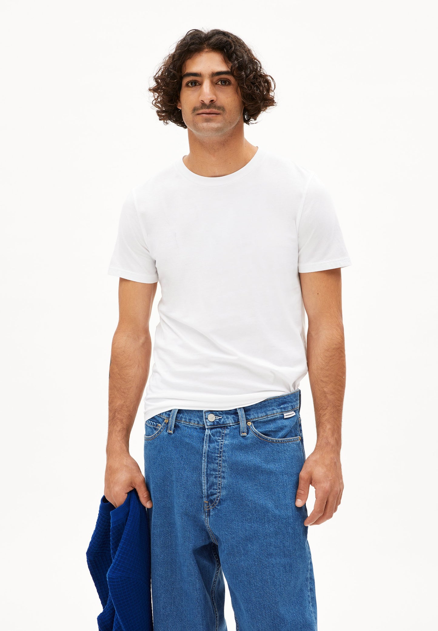 Jaames (White)