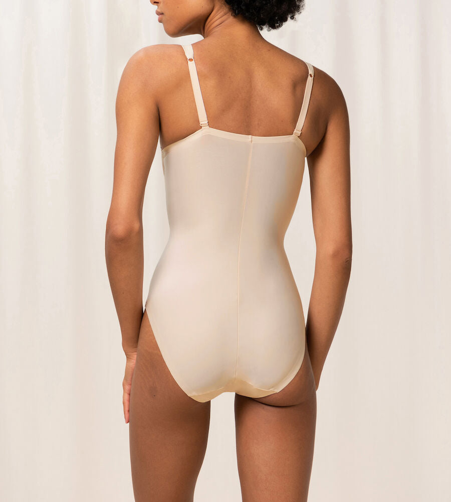 Medium Shaping Series BSW (00nz Nude Beige)