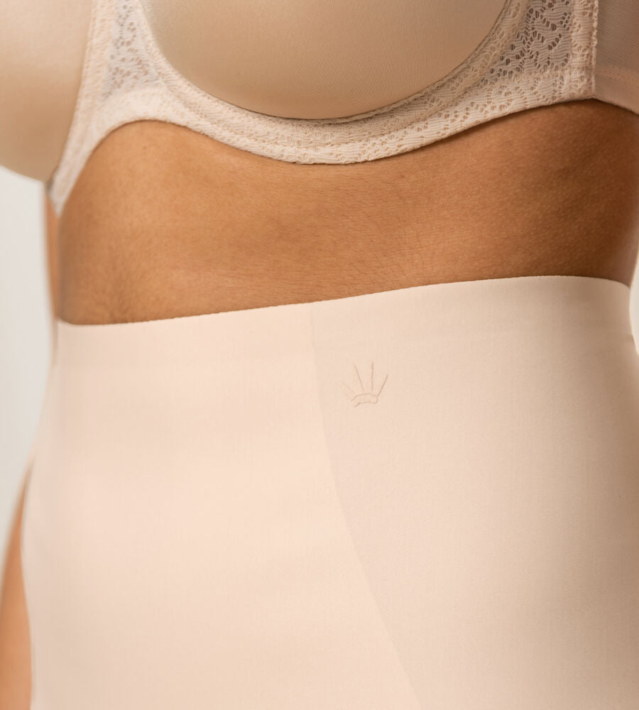 Medium Shaping Series Highwaist Panty (00nz Nude Beige)